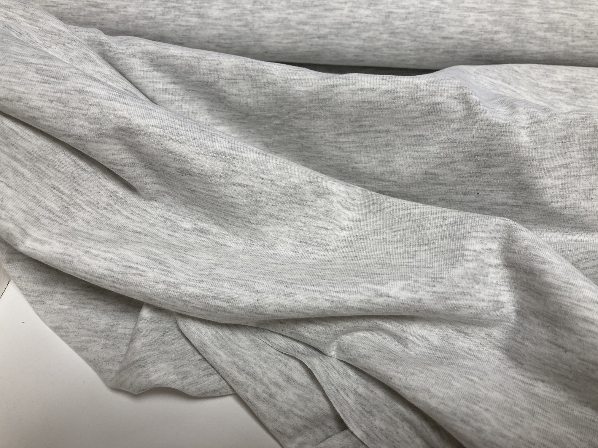 LÁTKA - PLETENINA - JERSEY - SVĚTLE ŠEDÝ MELÍR