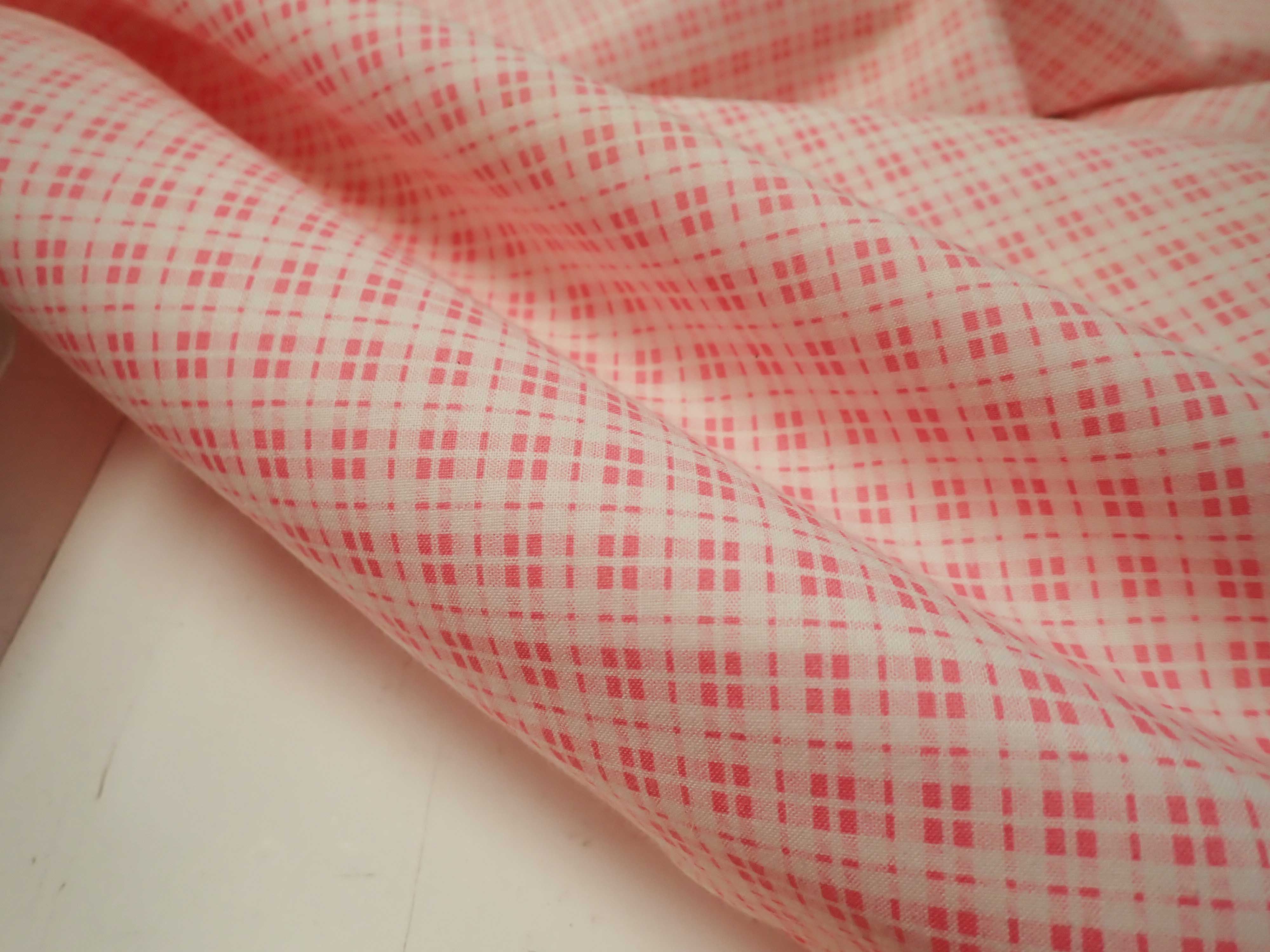 LÁTKA - RŮŽOVÁ KOSTIČKA