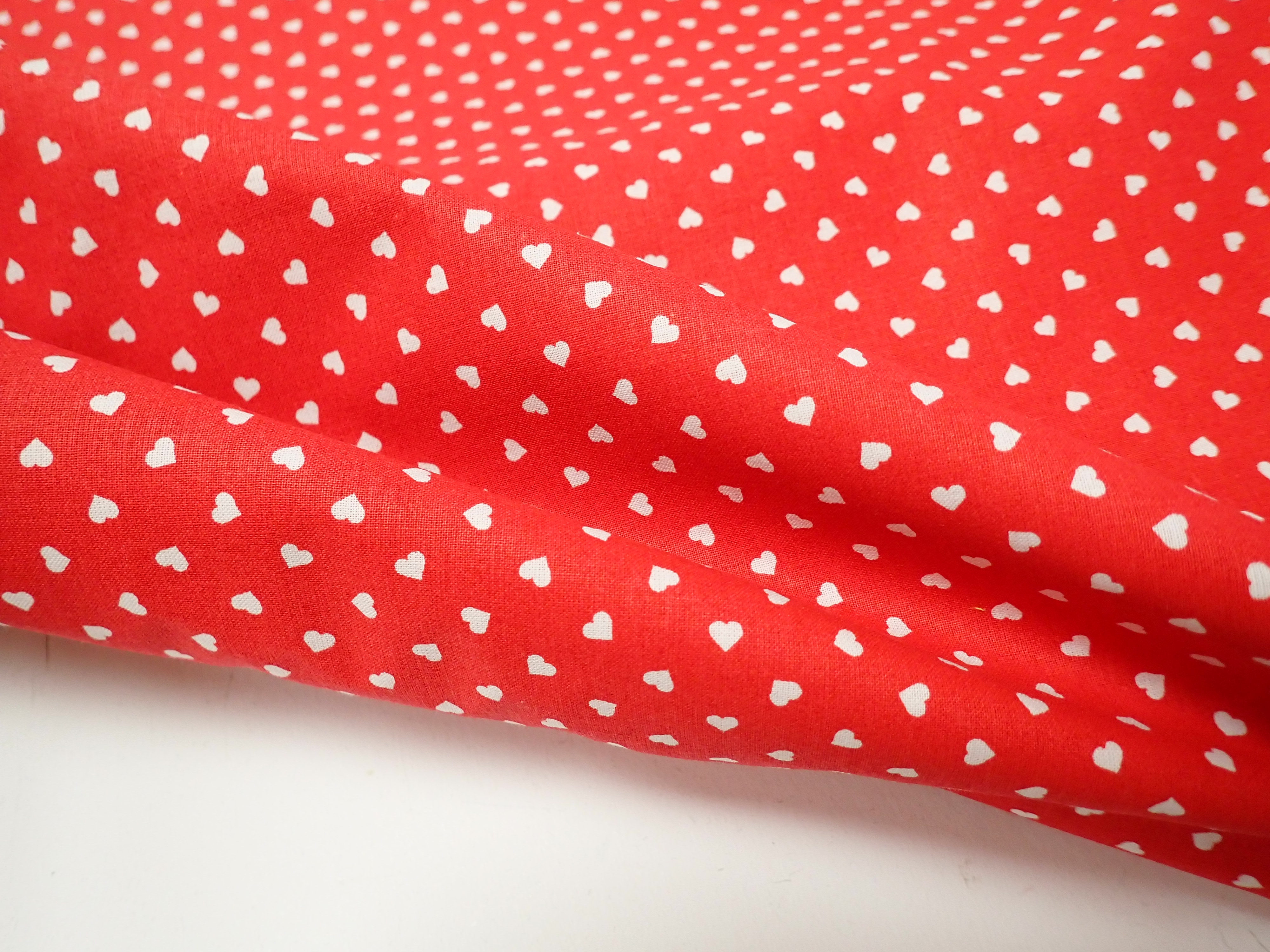 LÁTKA - ČERVENÁ + BÍLÁ SRDÍČKA