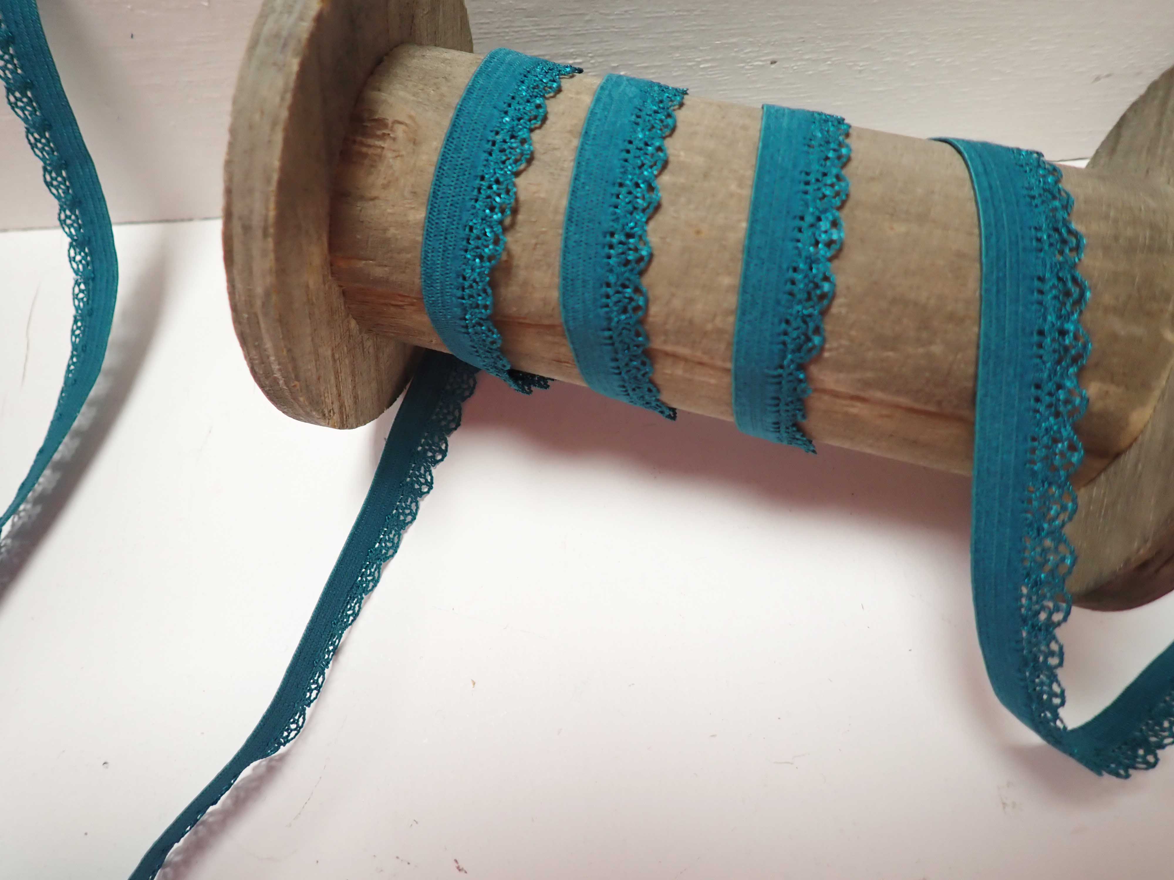 OZDOBNÁ PRUŽENKA - PETROLEJOVÁ - 11 mm