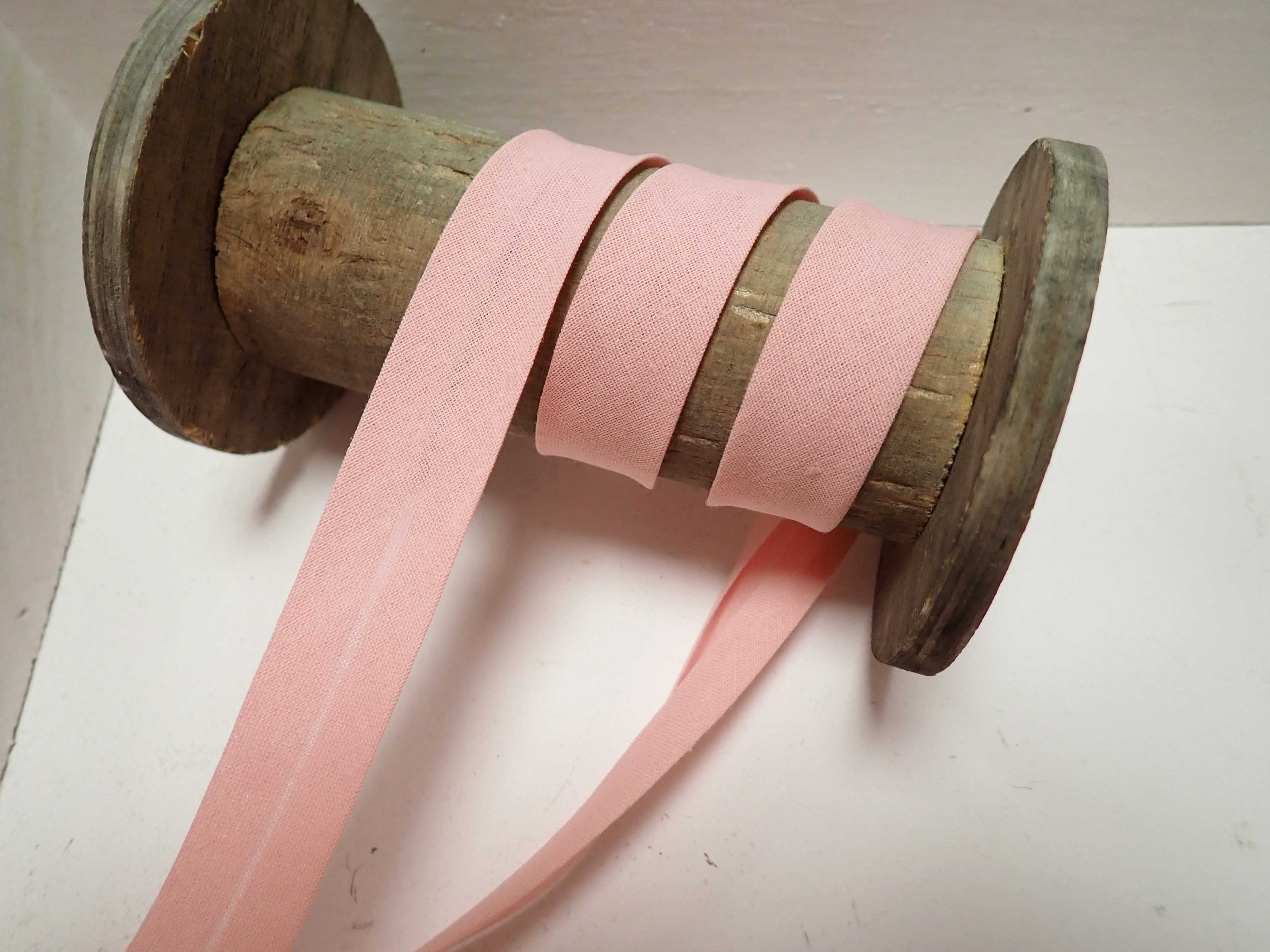 ŠIKMÝ BAVLNĚNÝ PROUŽEK - SVĚTLE RŮŽOVÝ - 20 MM