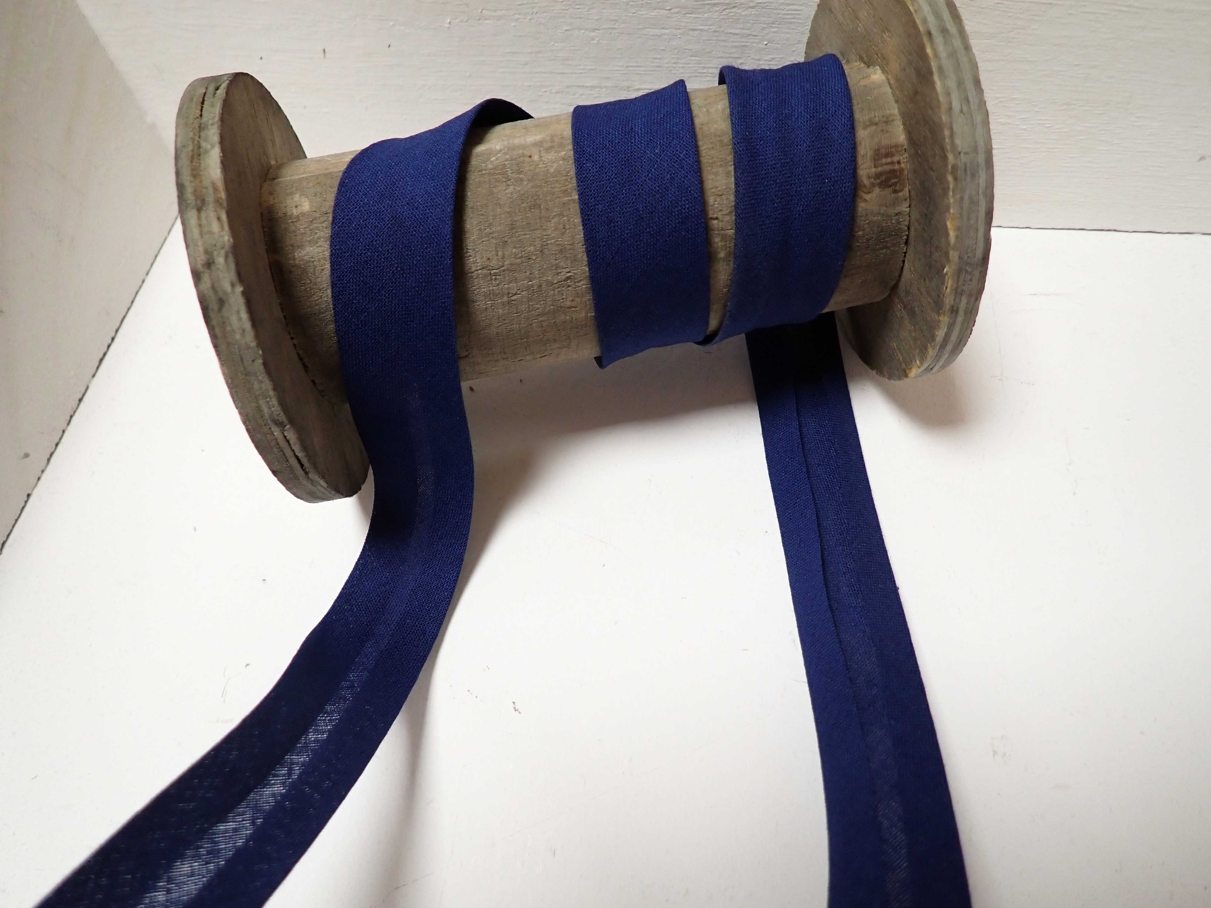 BAVLNĚNÝ ŠIKMÝ PROUŽEK - TMAVĚ MODRÝ - 20 MM