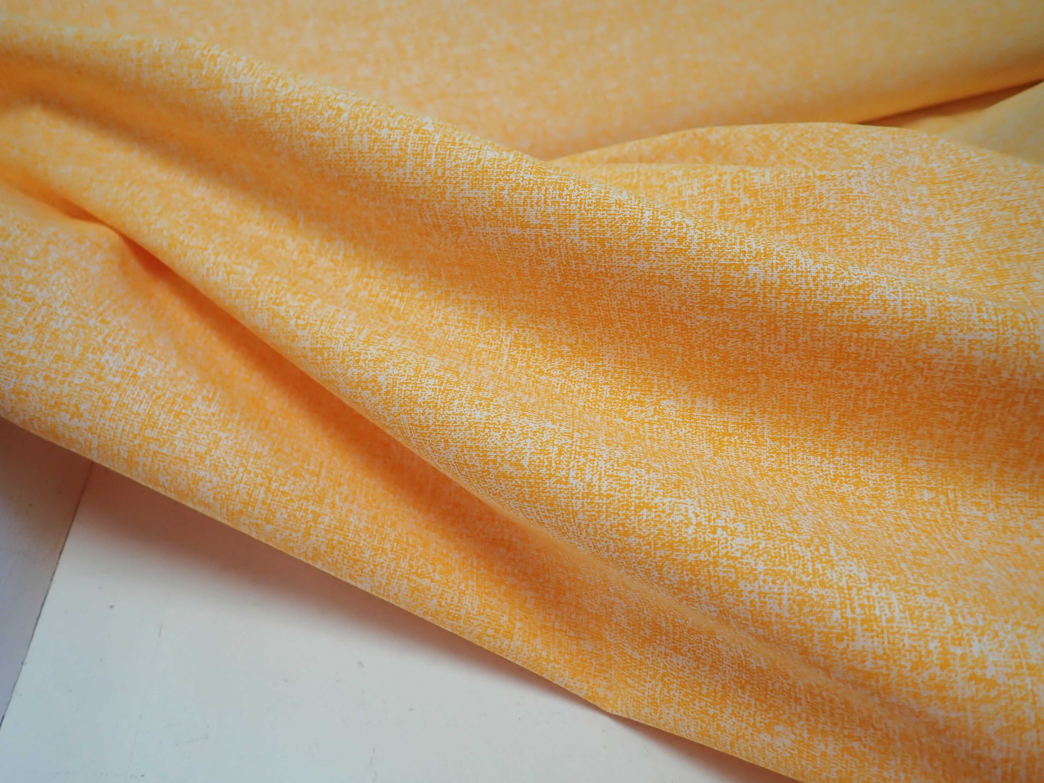 LÁTKA - SVĚTLE ORANŽOVÝ LNĚNÝ EFEKT