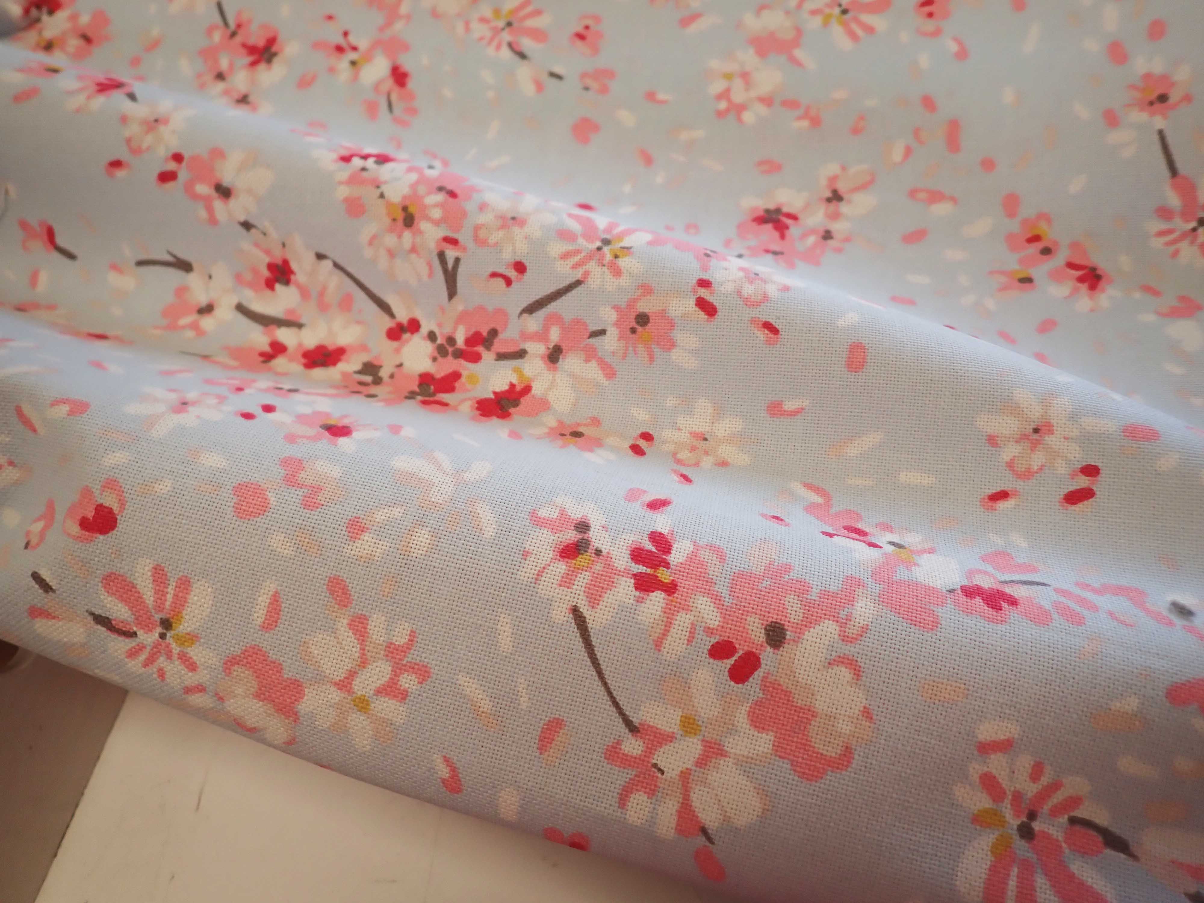 LÁTKA - POTAHOVKA - MODRÁ + RŮŽOVÉ KYTIČKY