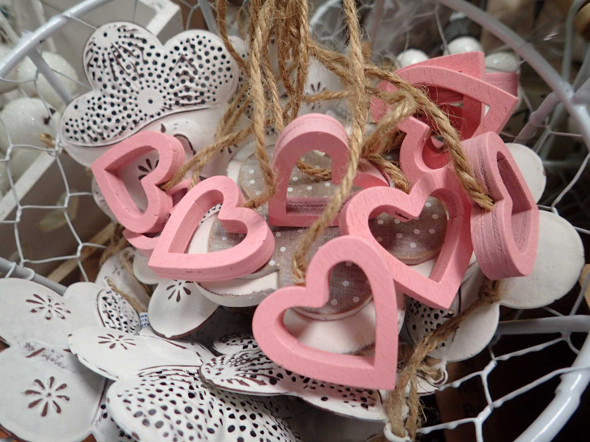 DEKORACE - RŮŽOVÁ SRDÍČKA