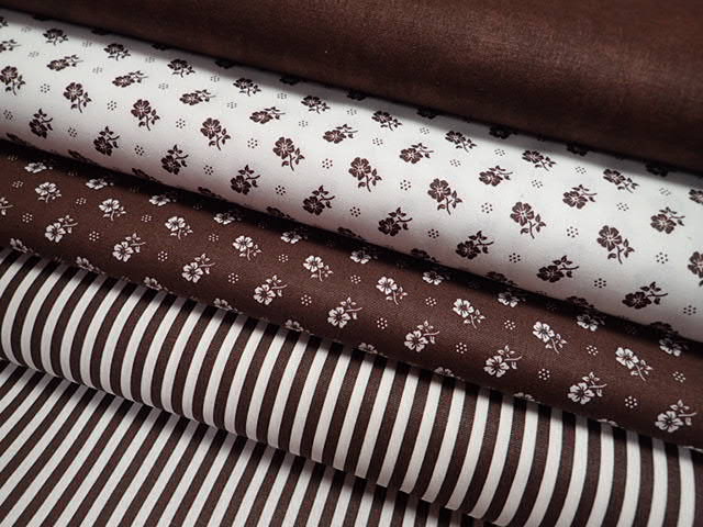 LÁTKA - HNĚDÁ + BÍLÉ KYTIČKY