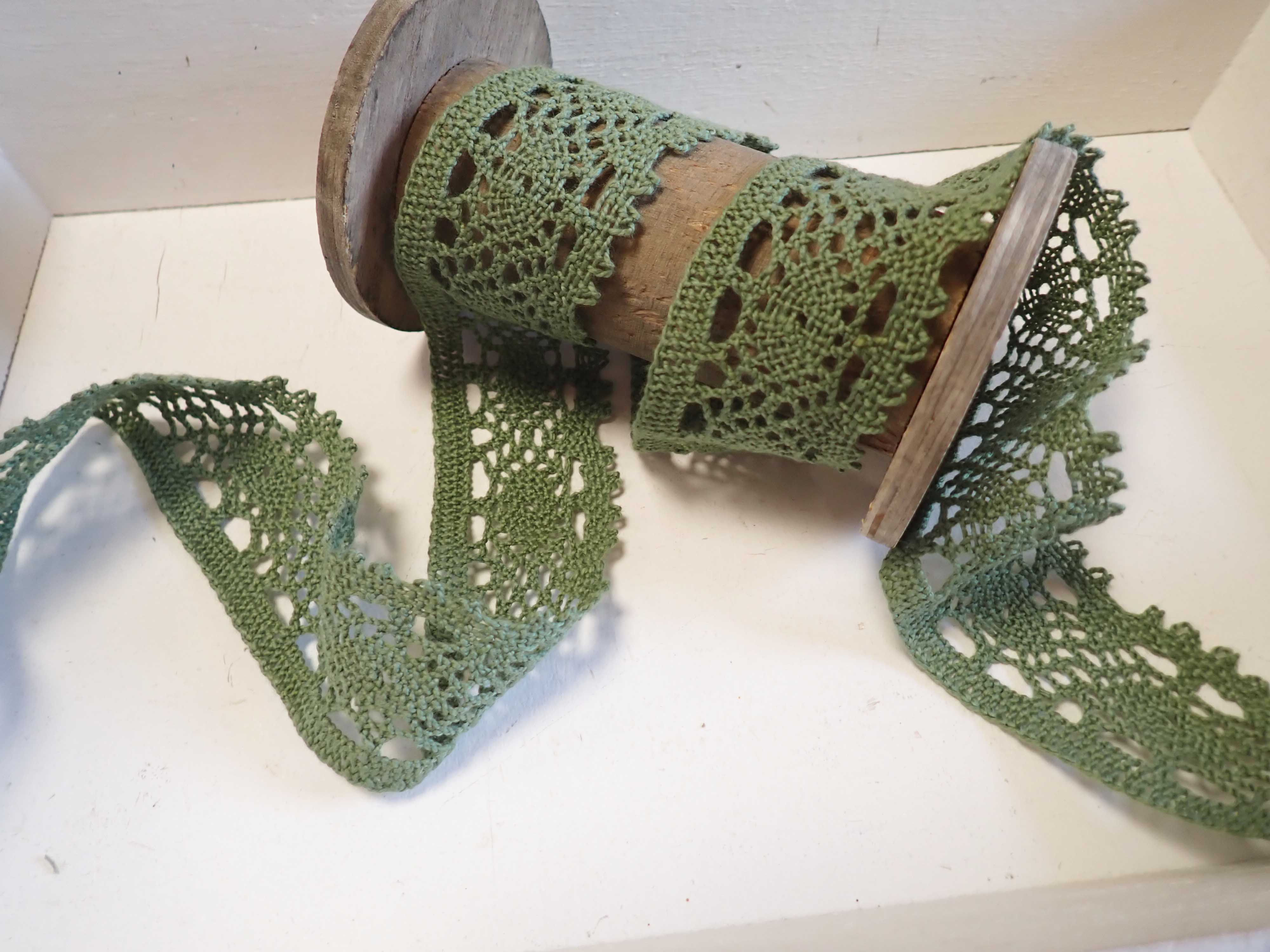 krajka - paličkovaná - OLIVOVĚ ZELENÁ - šíře 45 mm