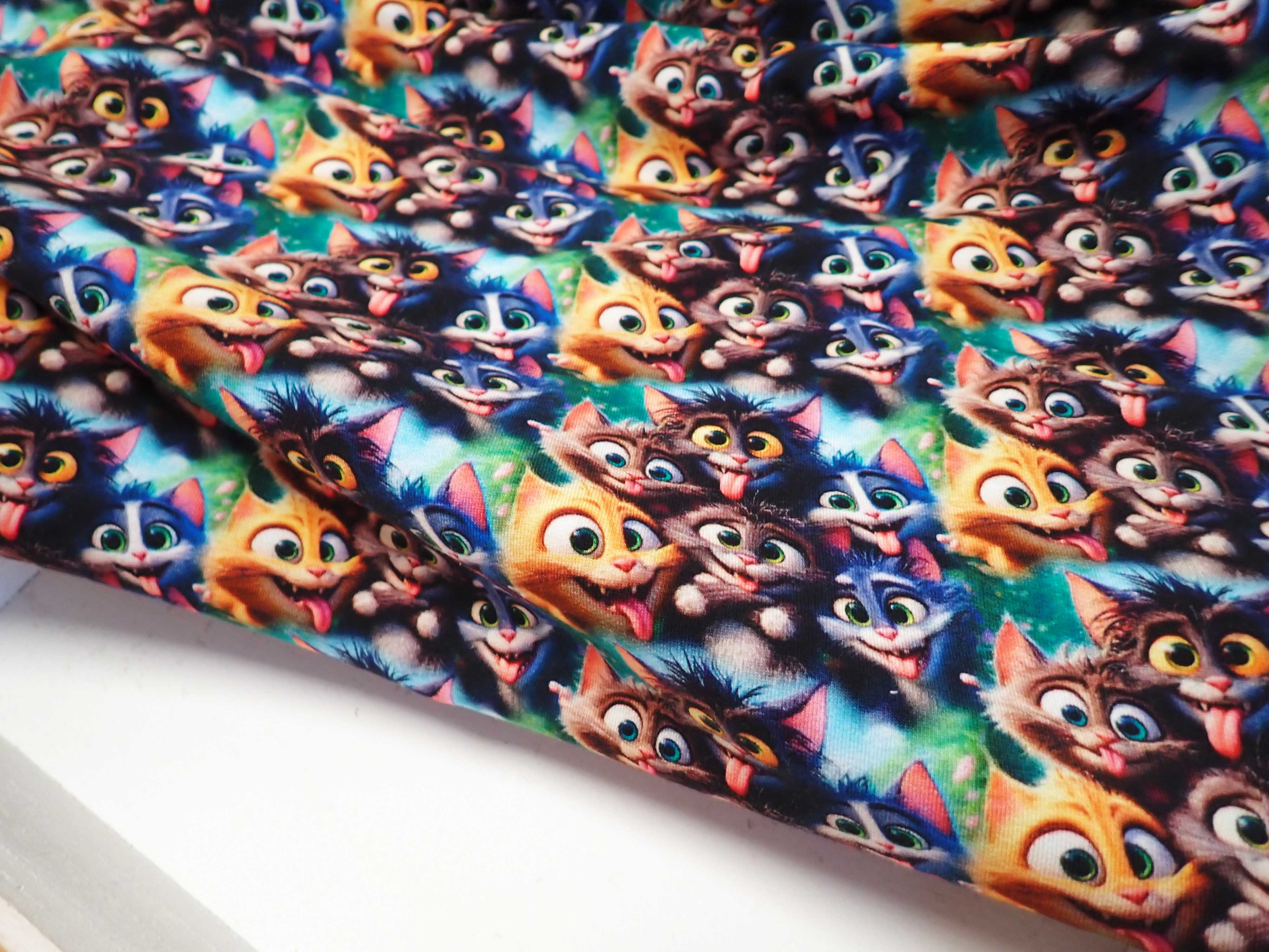 LÁTKA - TEPLÁKOVINA - FOTOTISK - KOČKY