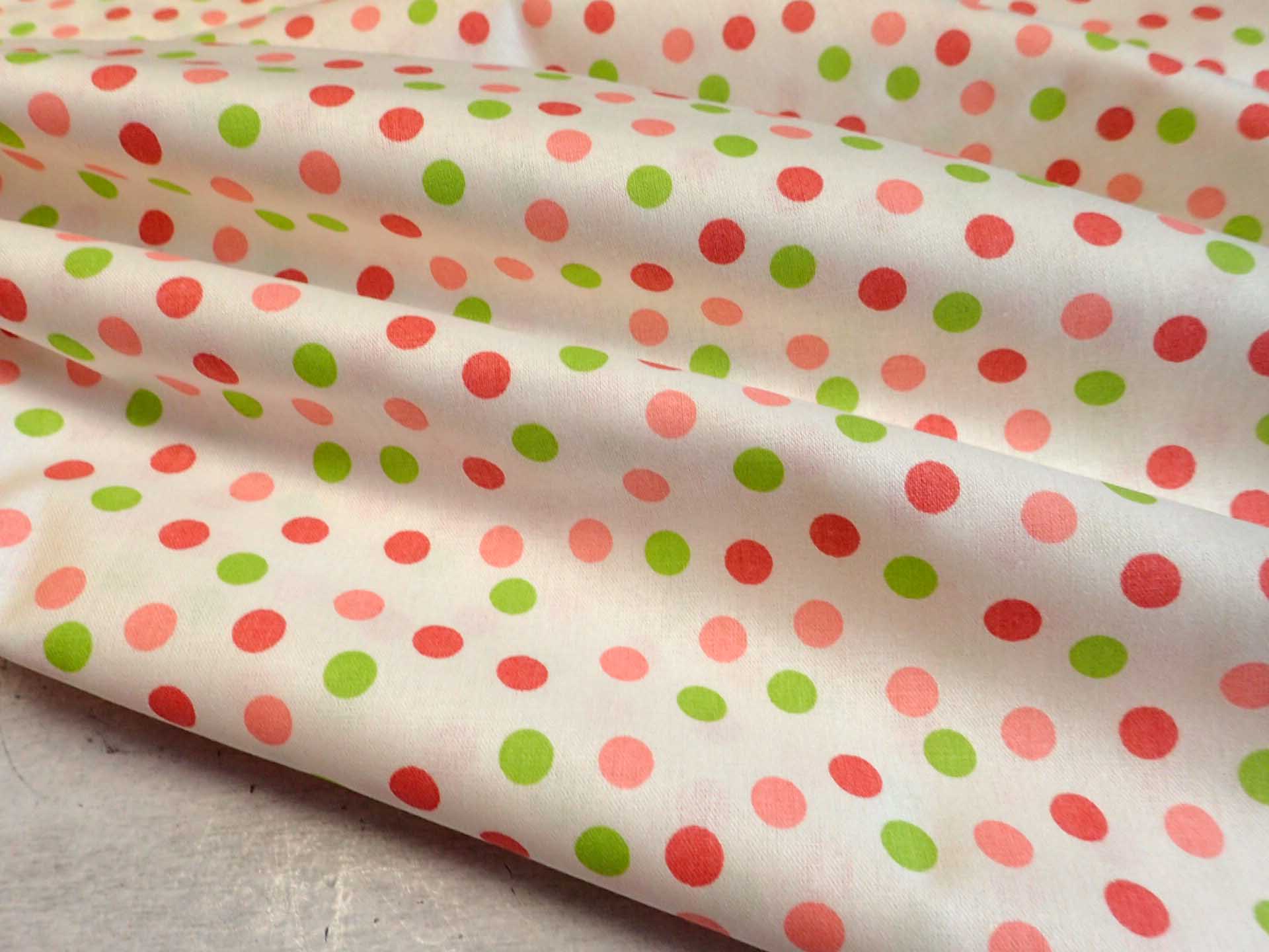 LÁTKA - BAREVNÉ PUNTÍKY