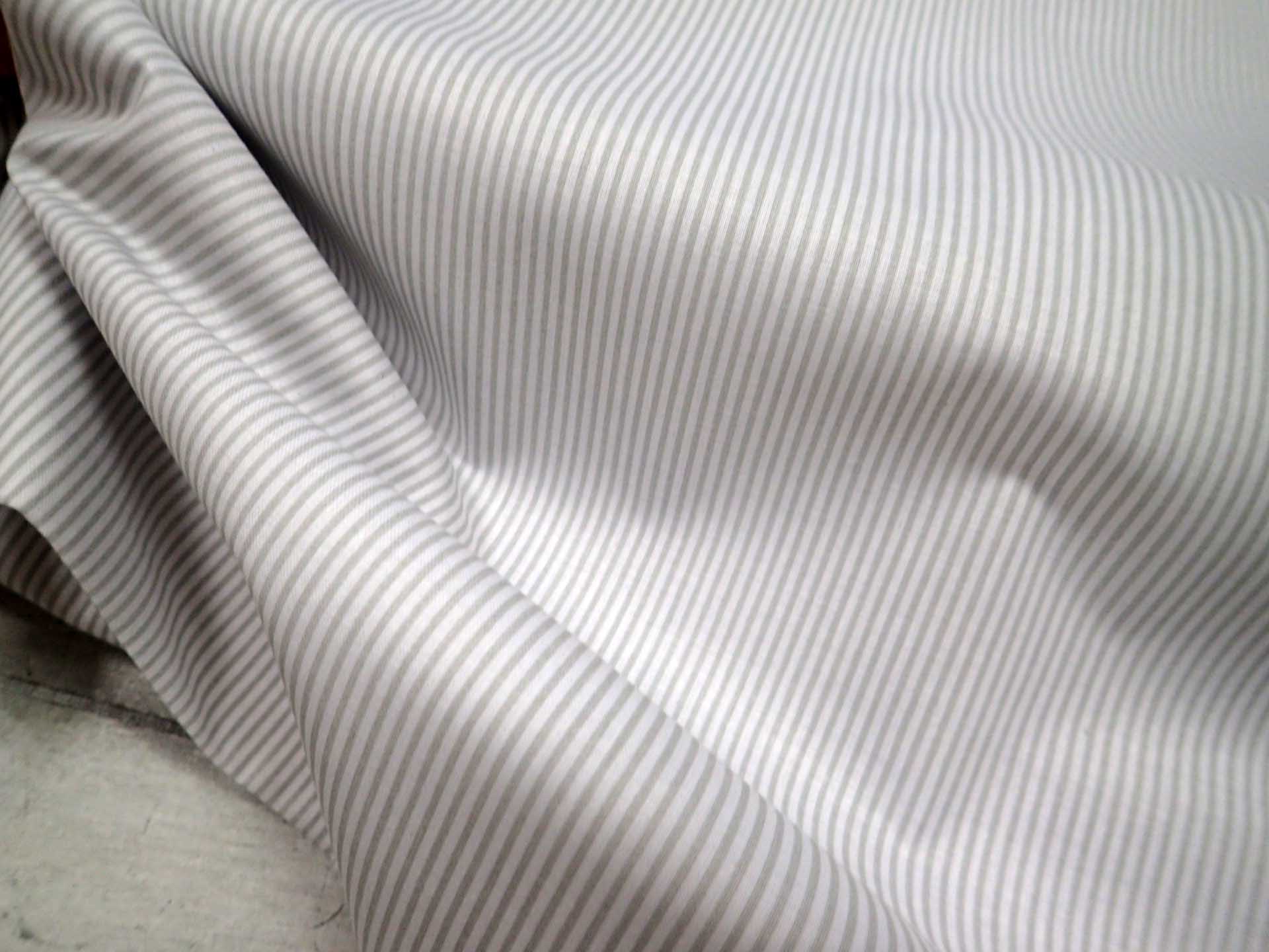 LÁTKA - ŠEDÝ ÚZKÝ PROUŽEK