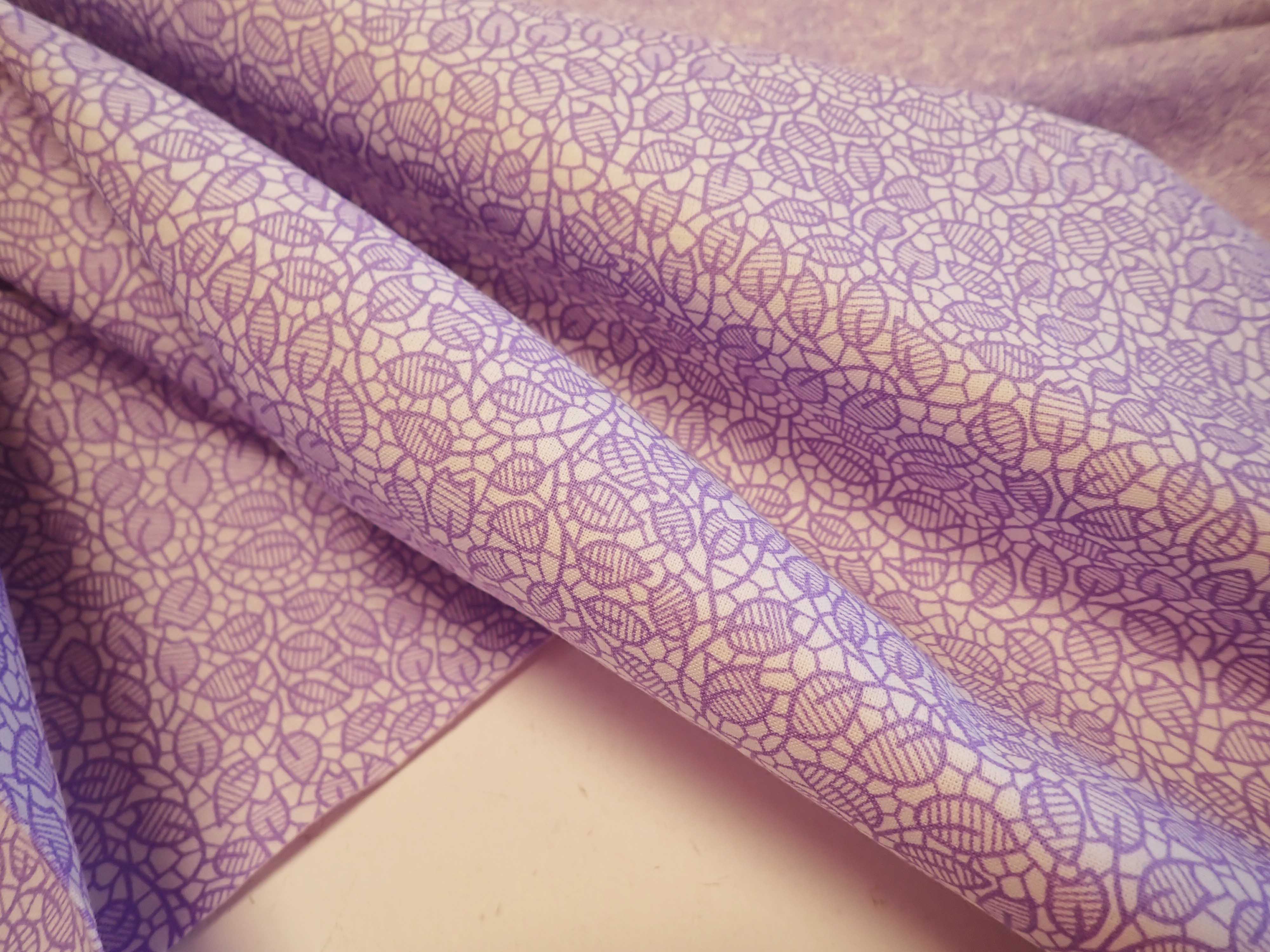 LÁTKA - FIALOVÉ LÍSTEČKY