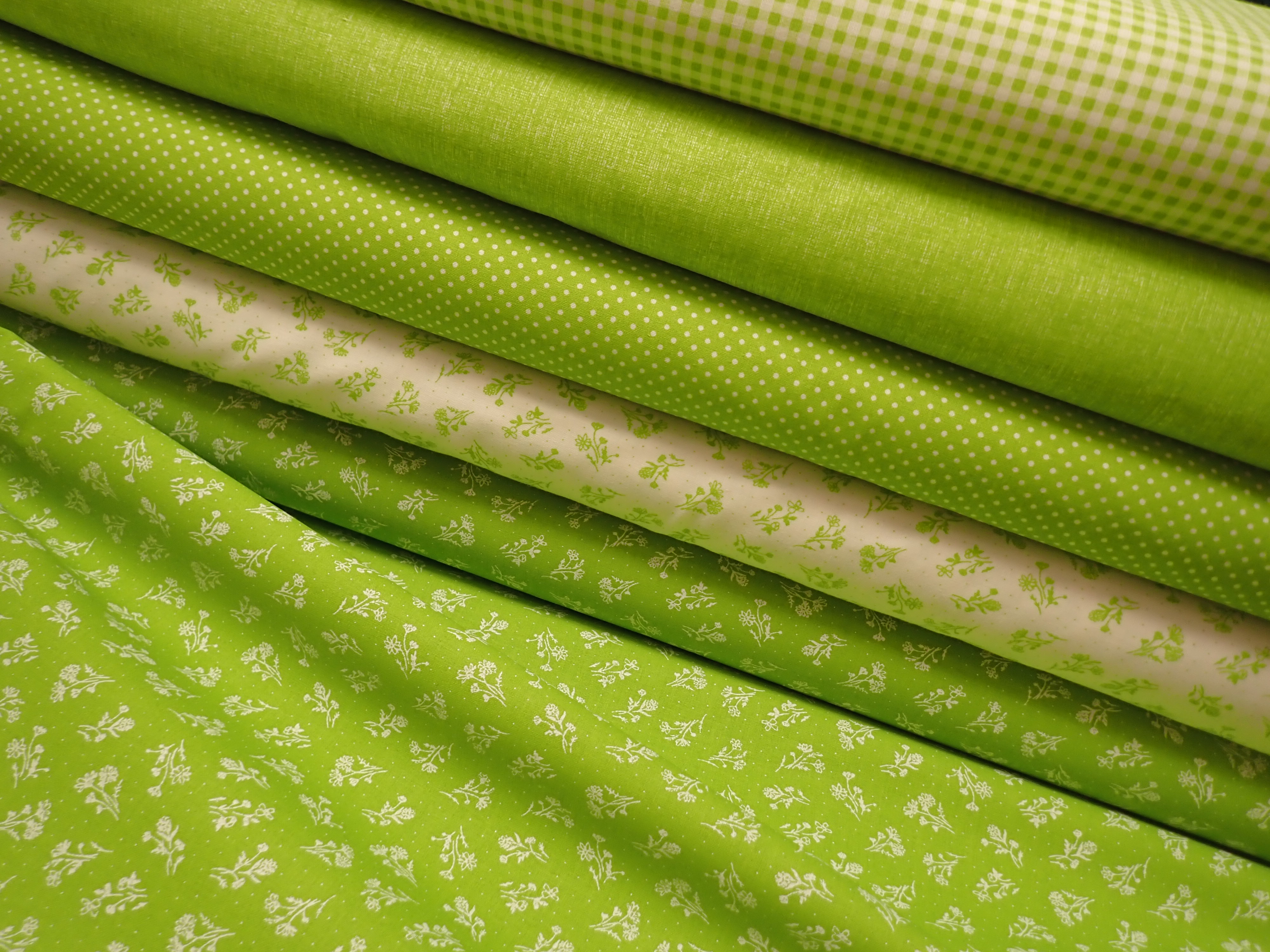 LÁTKA - SVĚTLÁ + JARNÍ ZELENÉ KYTIČKY