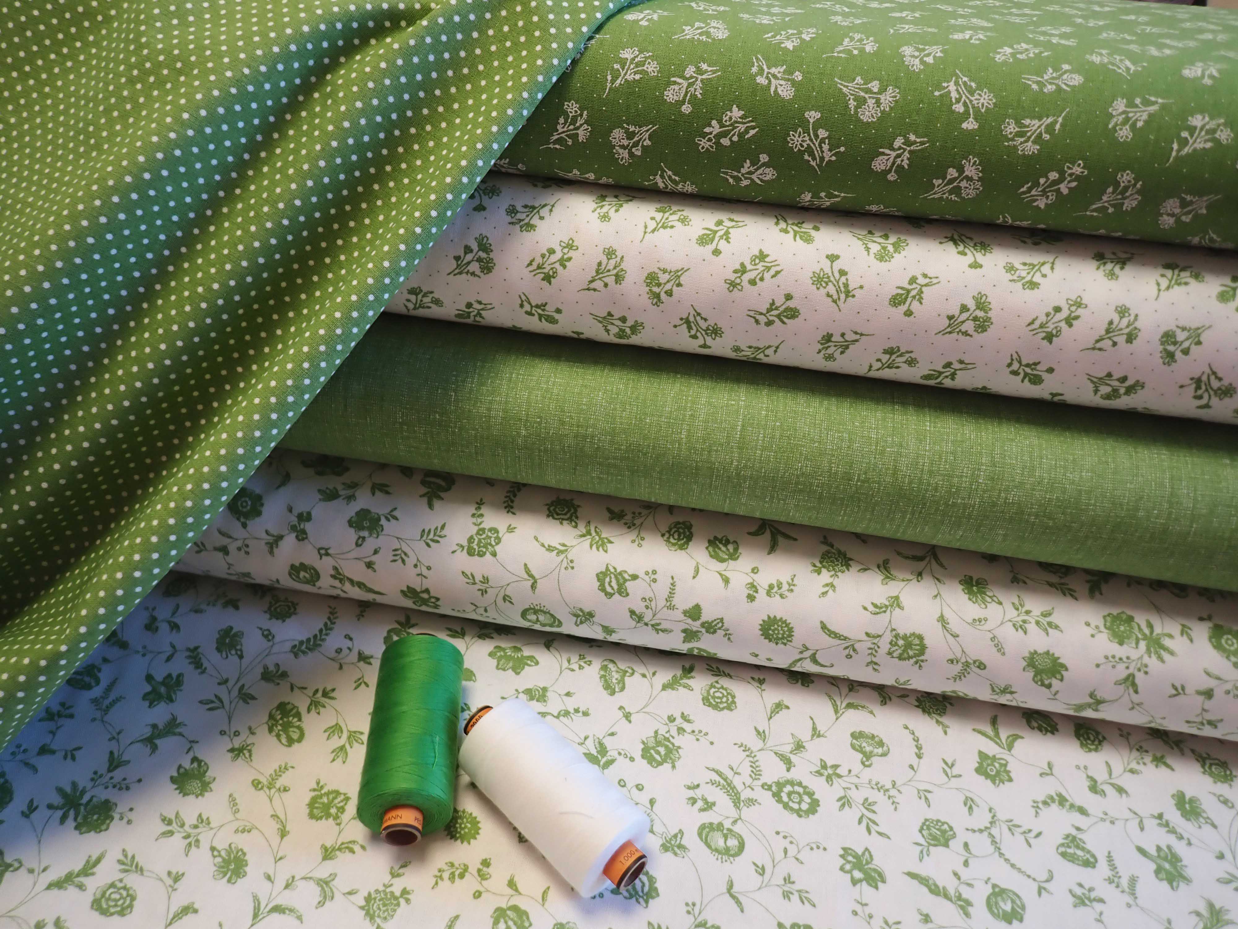 LÁTKA - ZELENÁ + BÍLÉ KYTIČKY