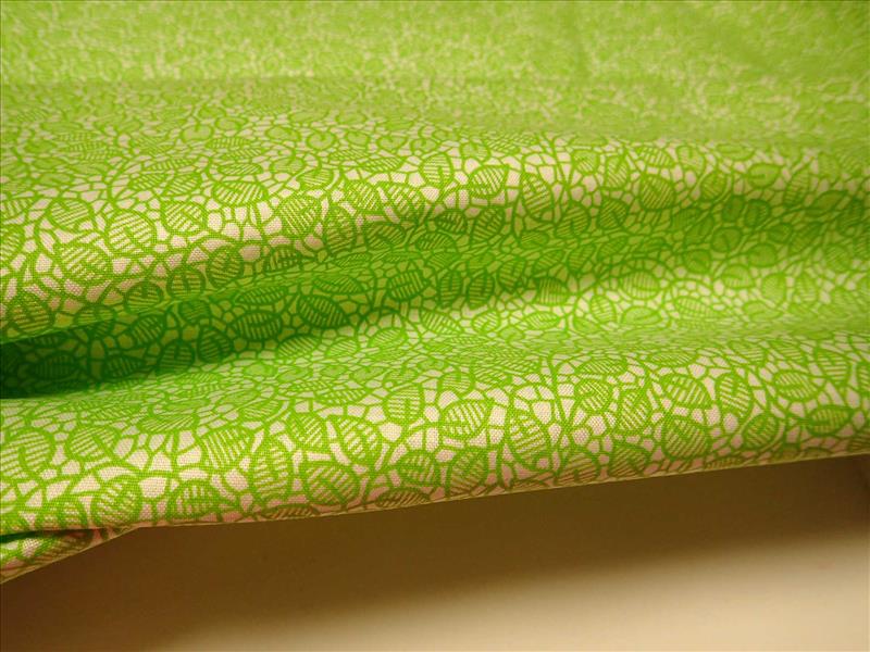 LÁTKA - BÍLÁ + JARNÍ ZELENÉ LÍSTEČKY