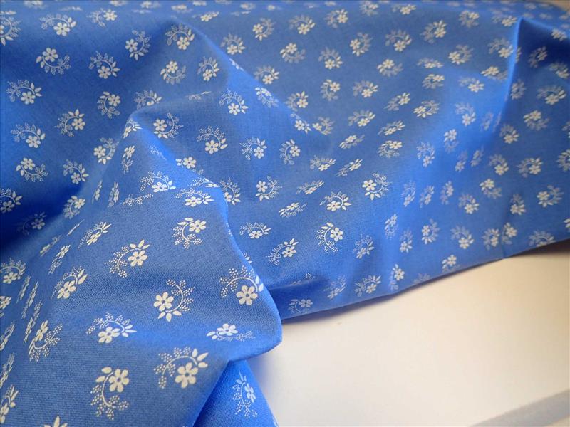 LÁTKA - MODRÁ + BÍLÉ KYTIČKY