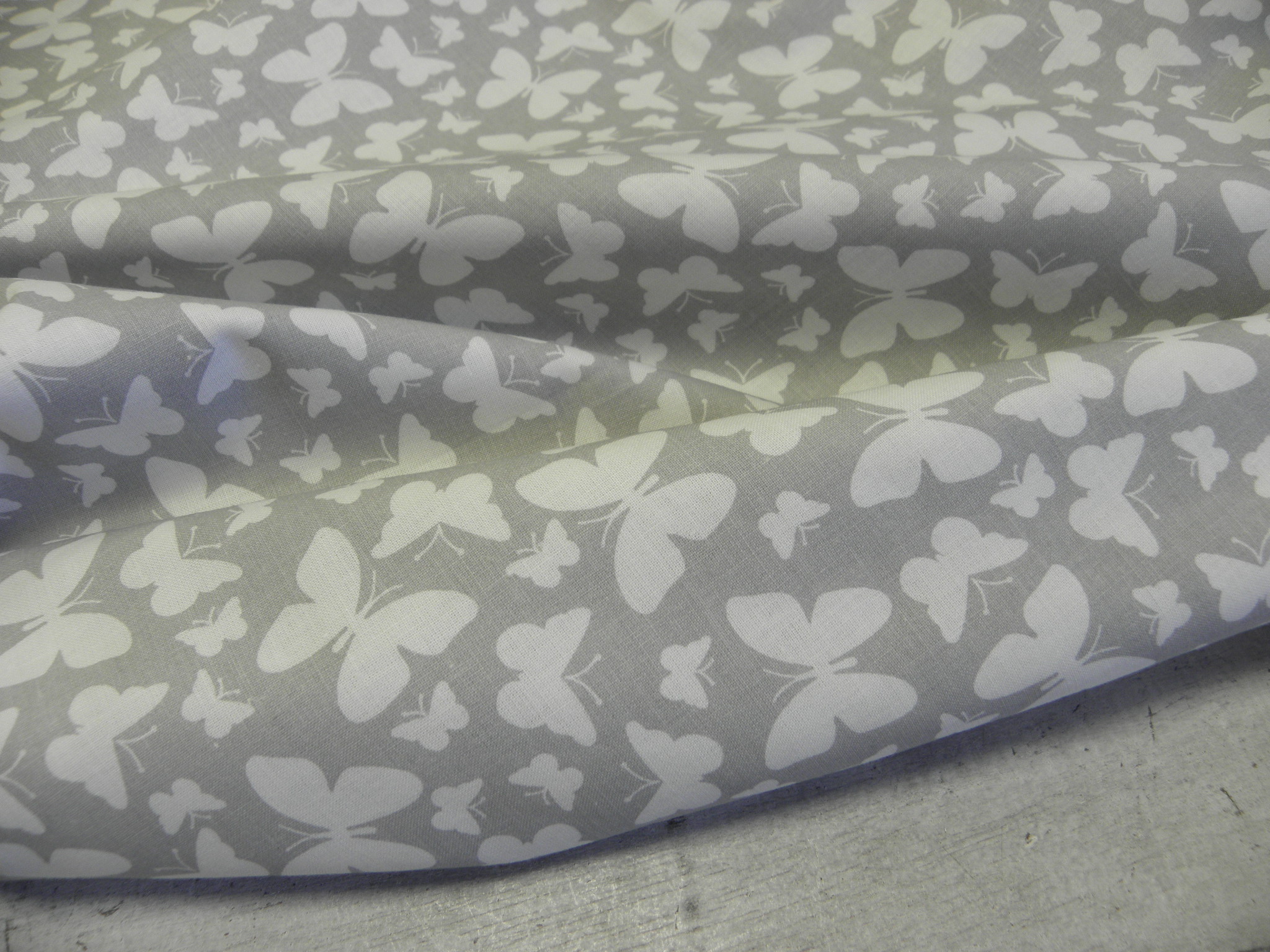 LÁTKA - DĚTSKÁ - ŠEDÁ + MOTÝLCI