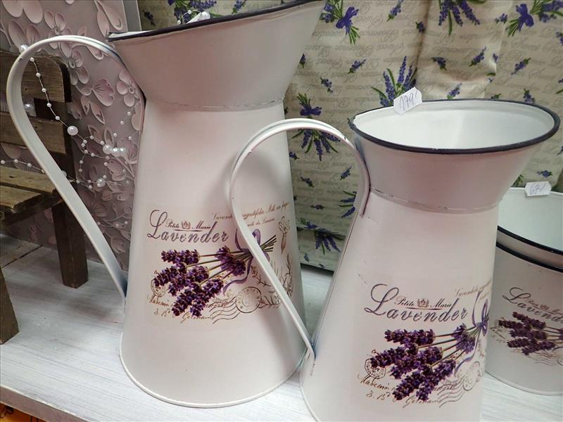 dekorace - PLECHOVÁ KONVIČKA LEVANDULE - VELKÁ