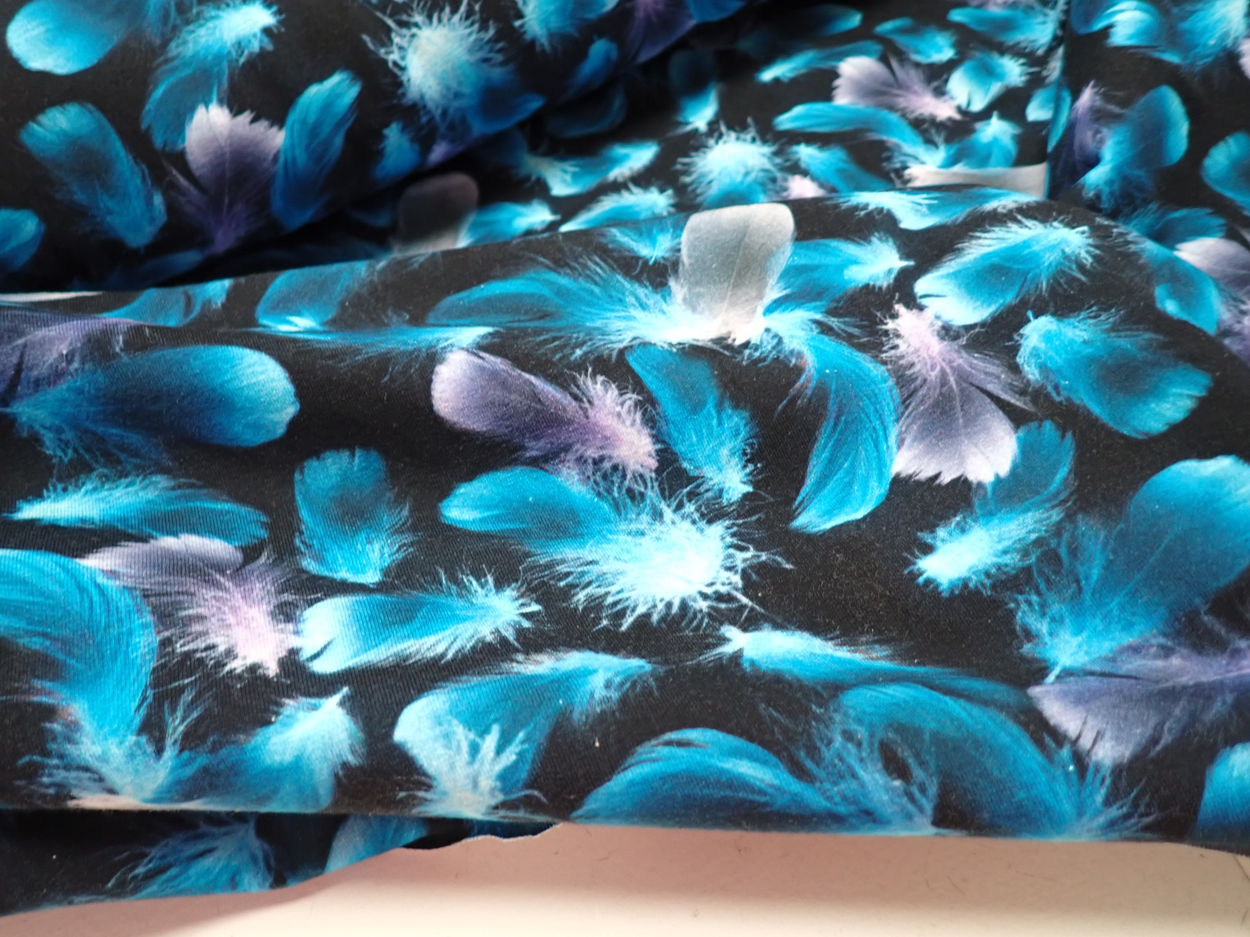 LÁTKA - TEPLÁKOVINA - FOTOTISK - PEŘÍČKA