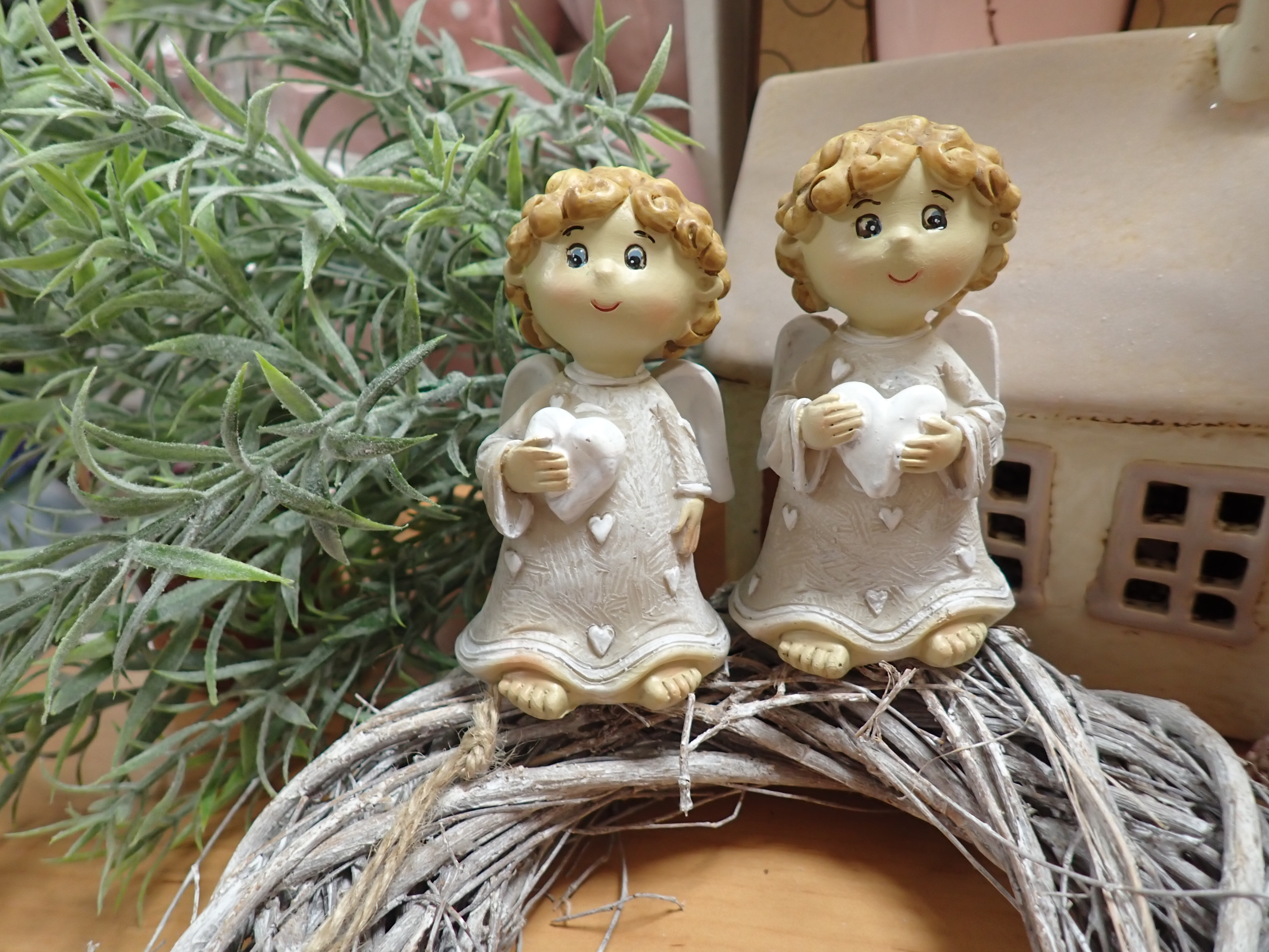 DEKORACE - ANDÍLEK - BÉŽOVÝ - CHLAPEČEK