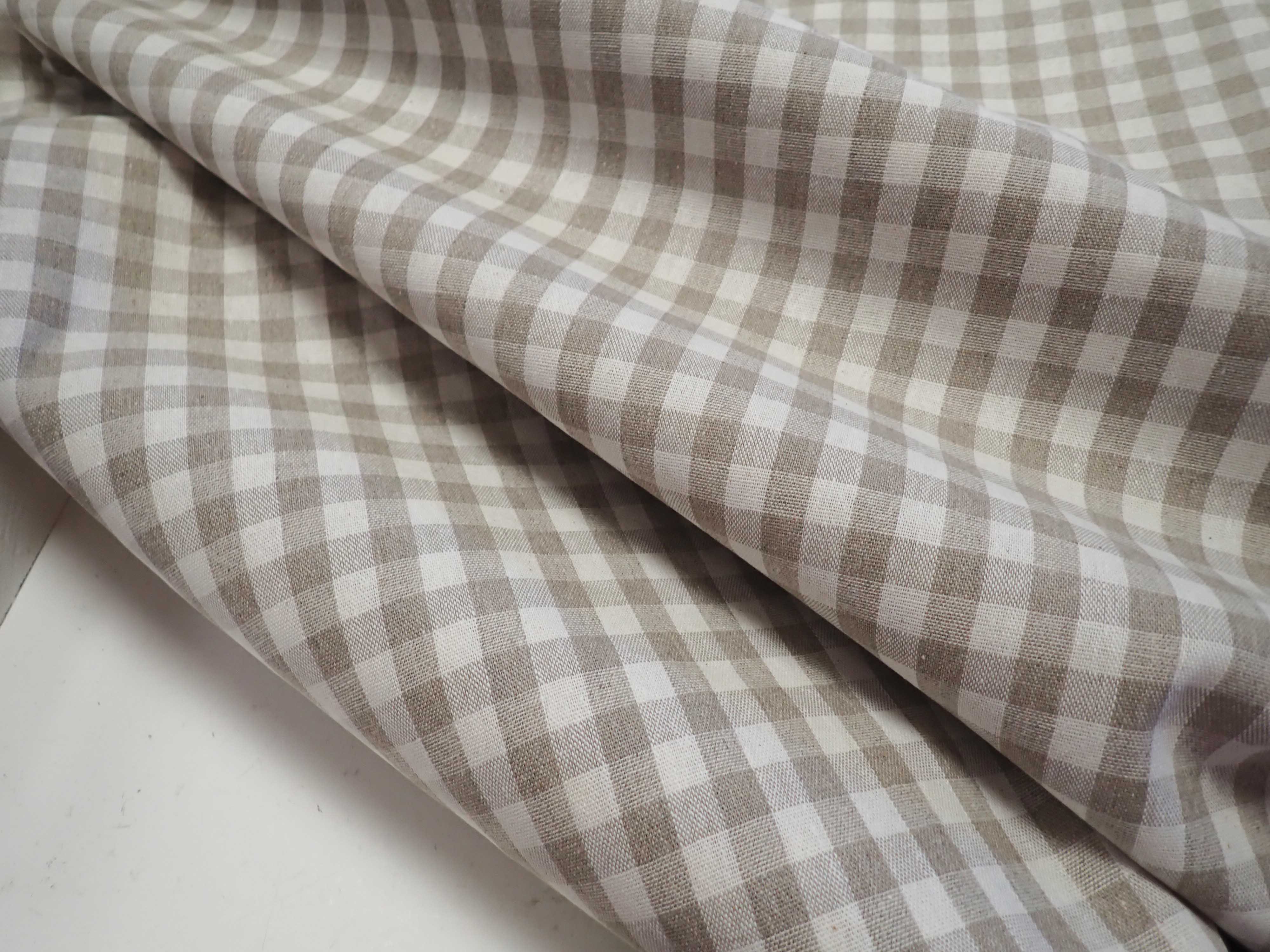 LÁTKA - REŽNÁ + BÉŽOVÁ KOSTIČKA