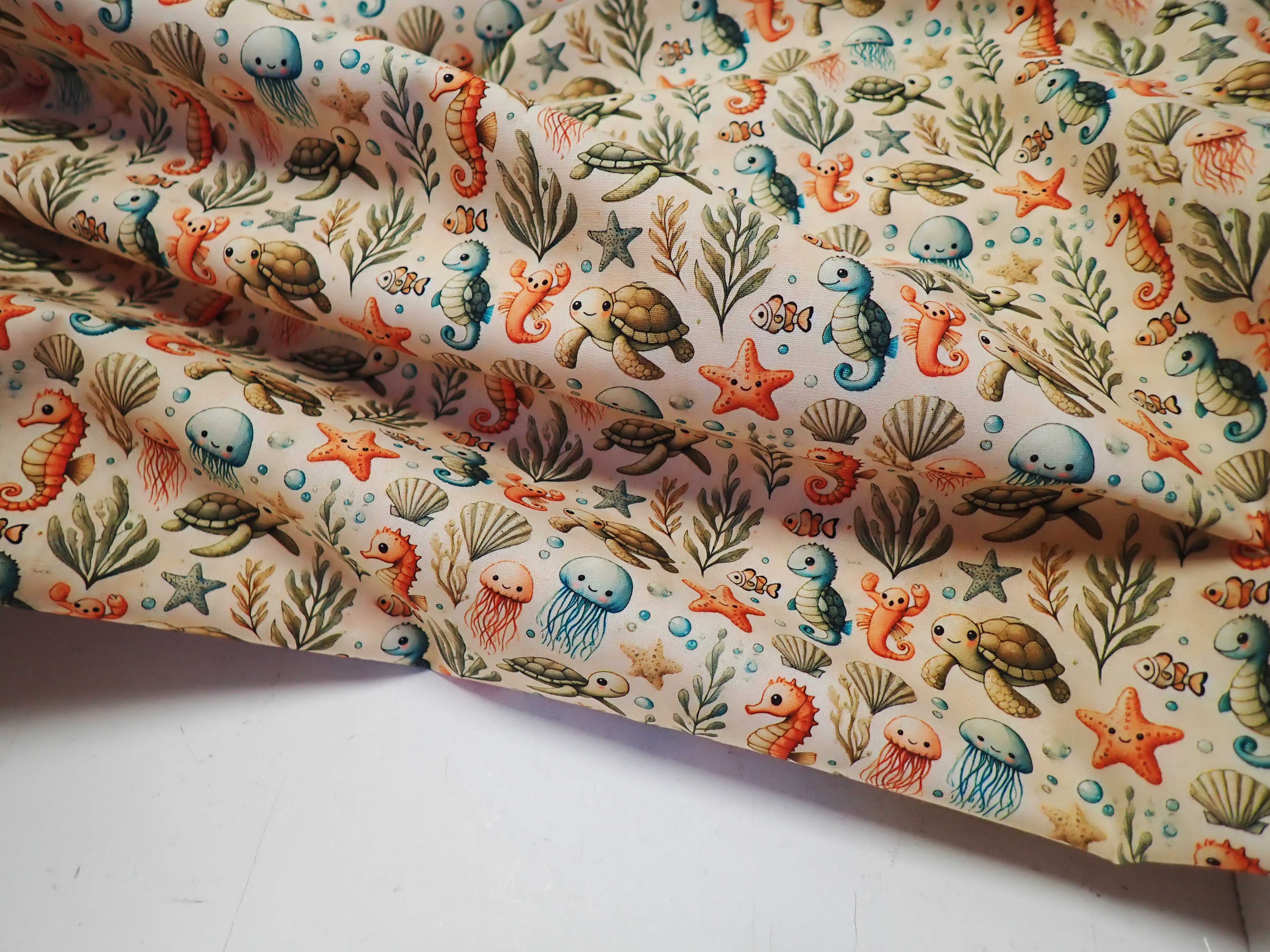 LÁTKA - POPELÍN - FOTOTISK - ŽELVA + MOŘSKÝ KONÍK