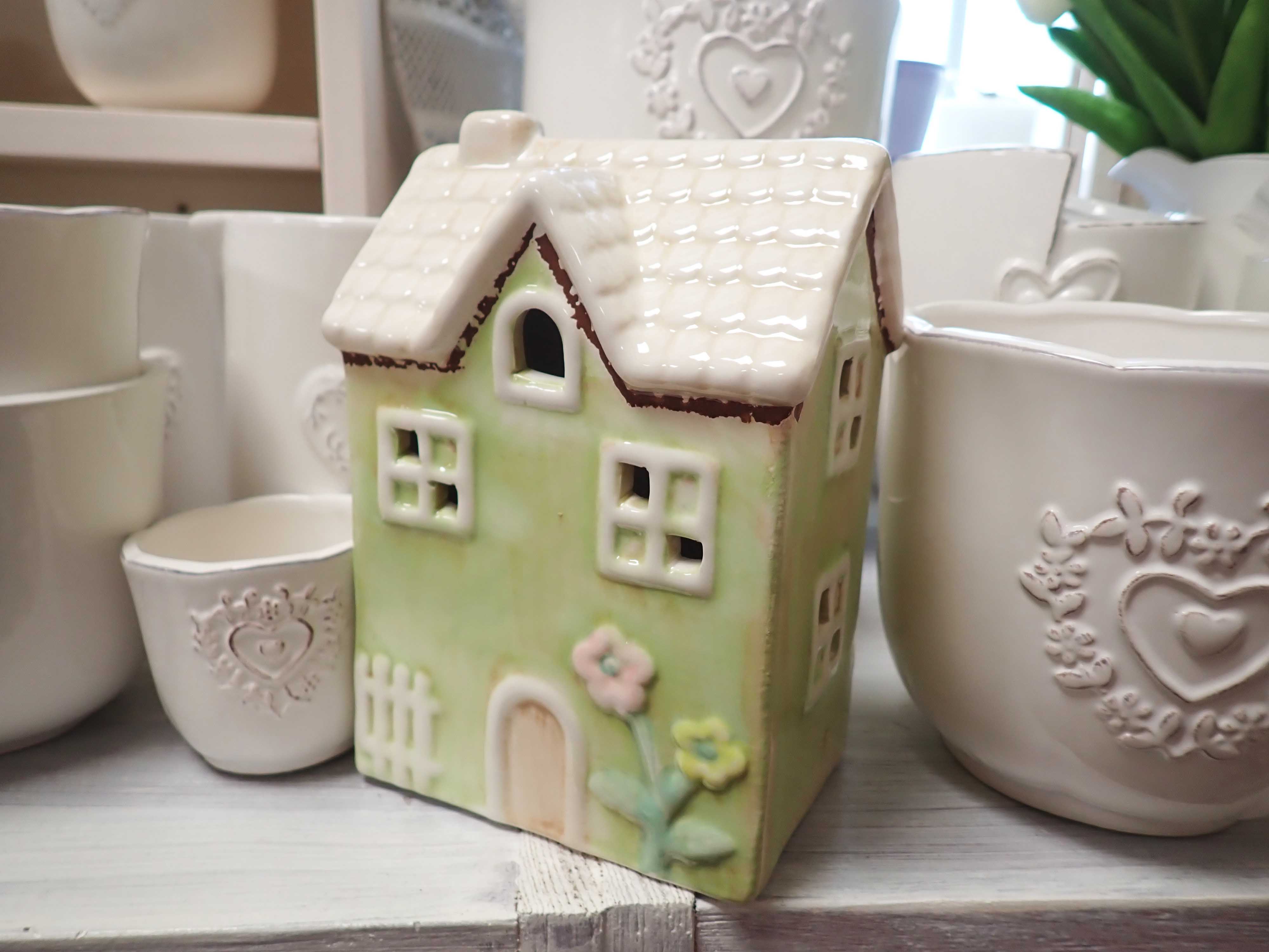 DEKORACE - KERAMICKÝ DOMEČEK - LED