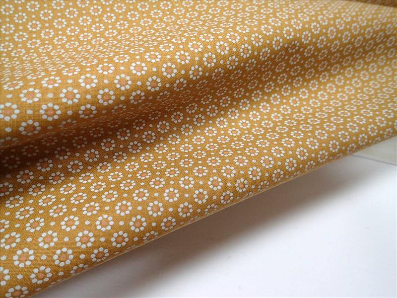 LÁTKA - TMAVĚ HOŘČICOVÁ + KYTIČKY