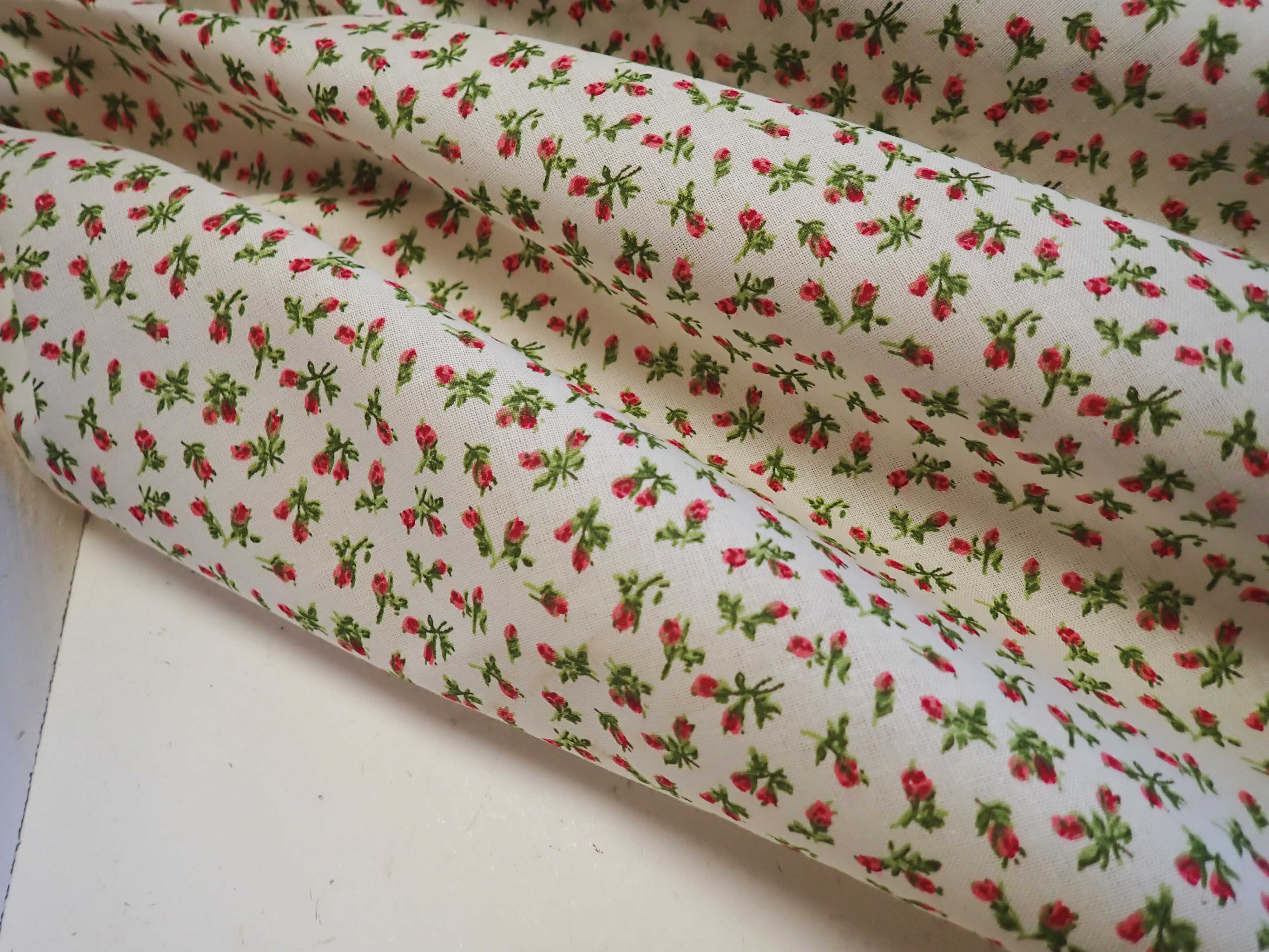 LÁTKA - ČERVENÉ KYTIČKY