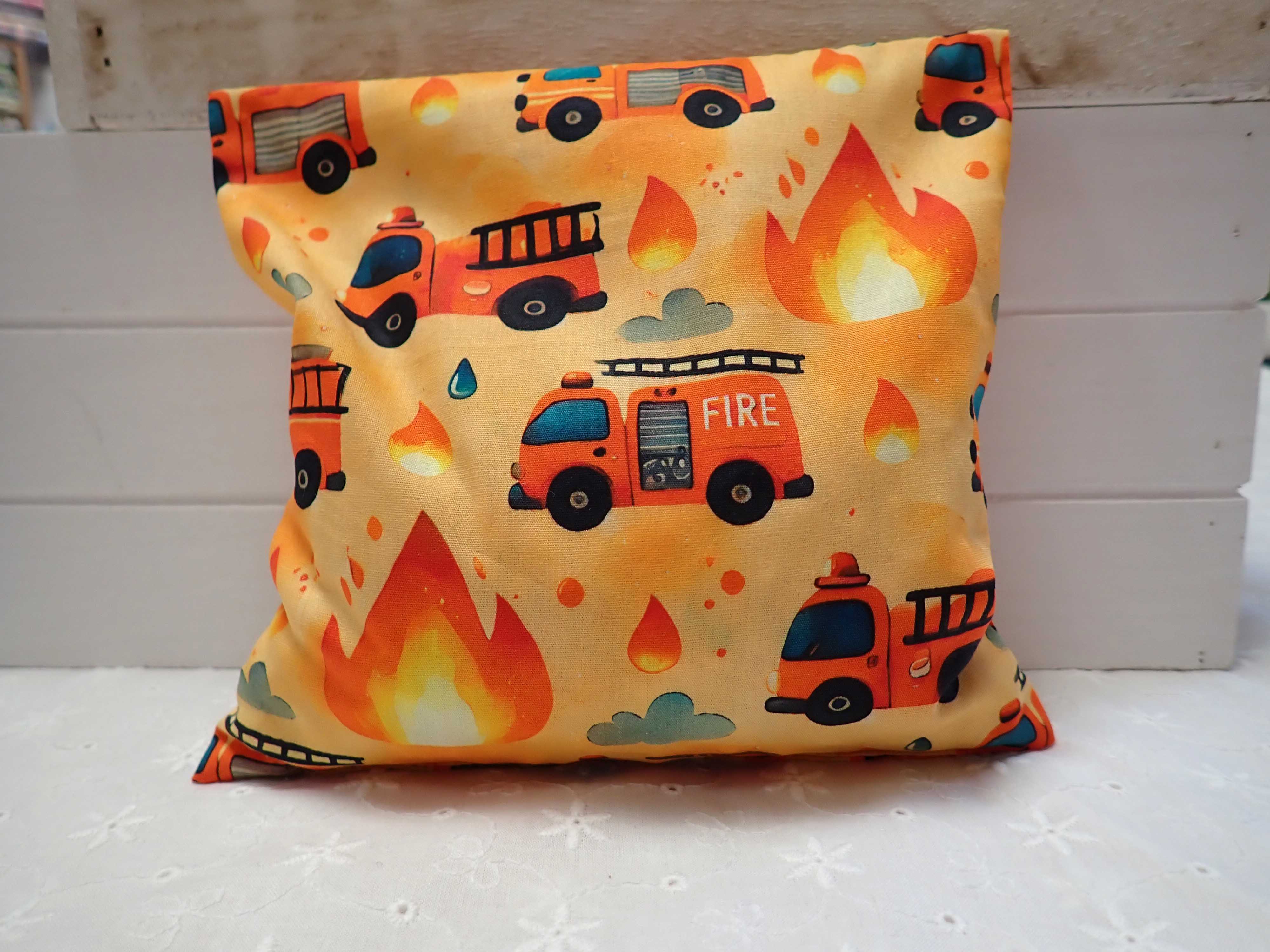 NAHŘÍVACÍ TŘEŠŇOVÝ POLŠTÁŘEK 