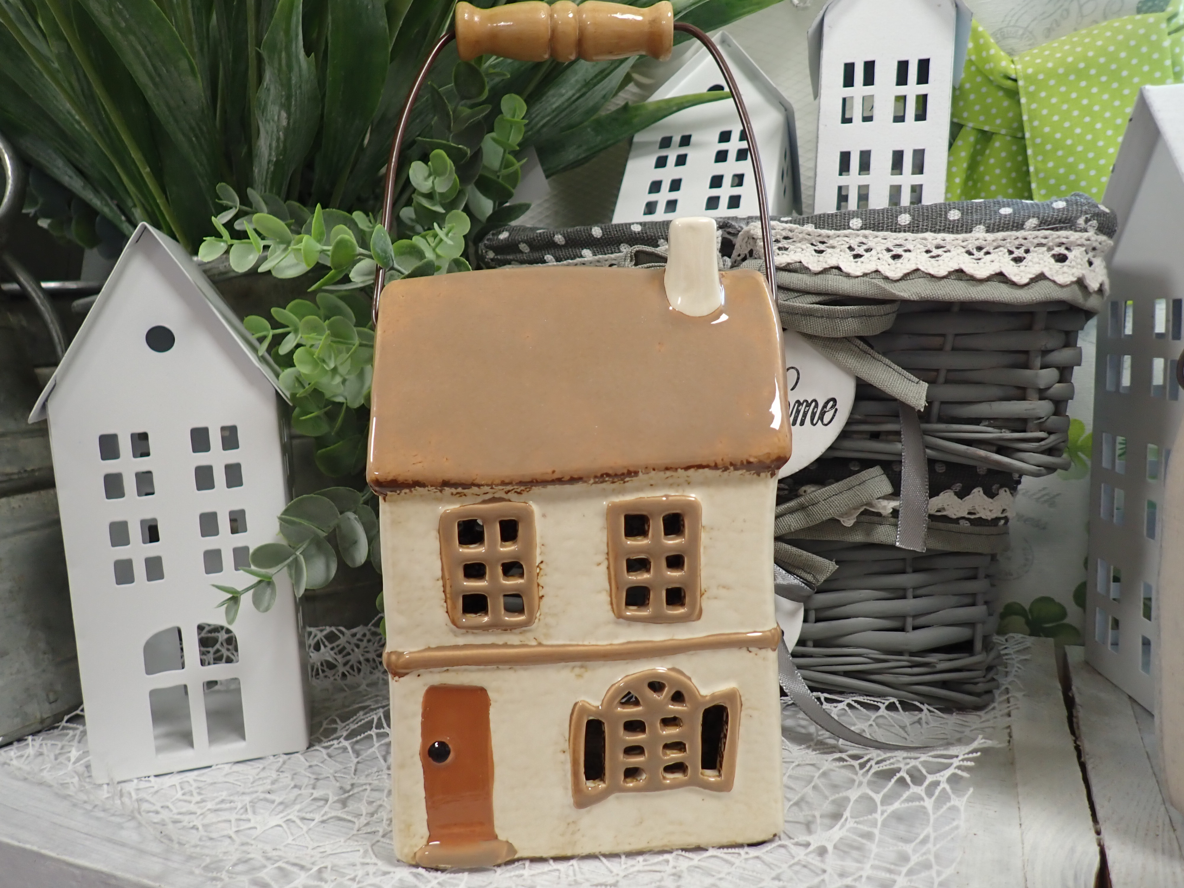 DEKORACE - KERAMICKÝ DOMEČEK