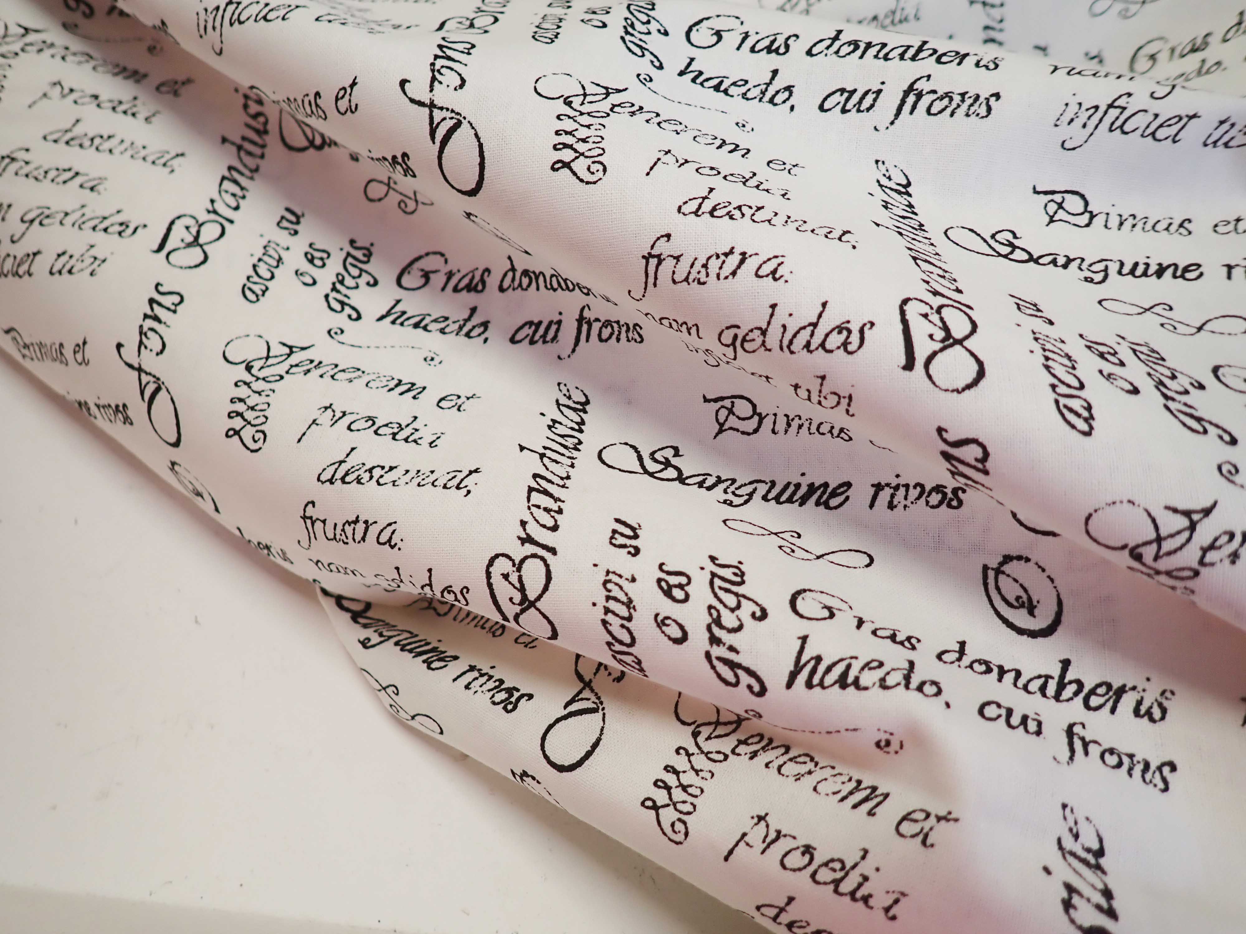 LÁTKA - BÍLÁ + ČERNÉ PÍSMO