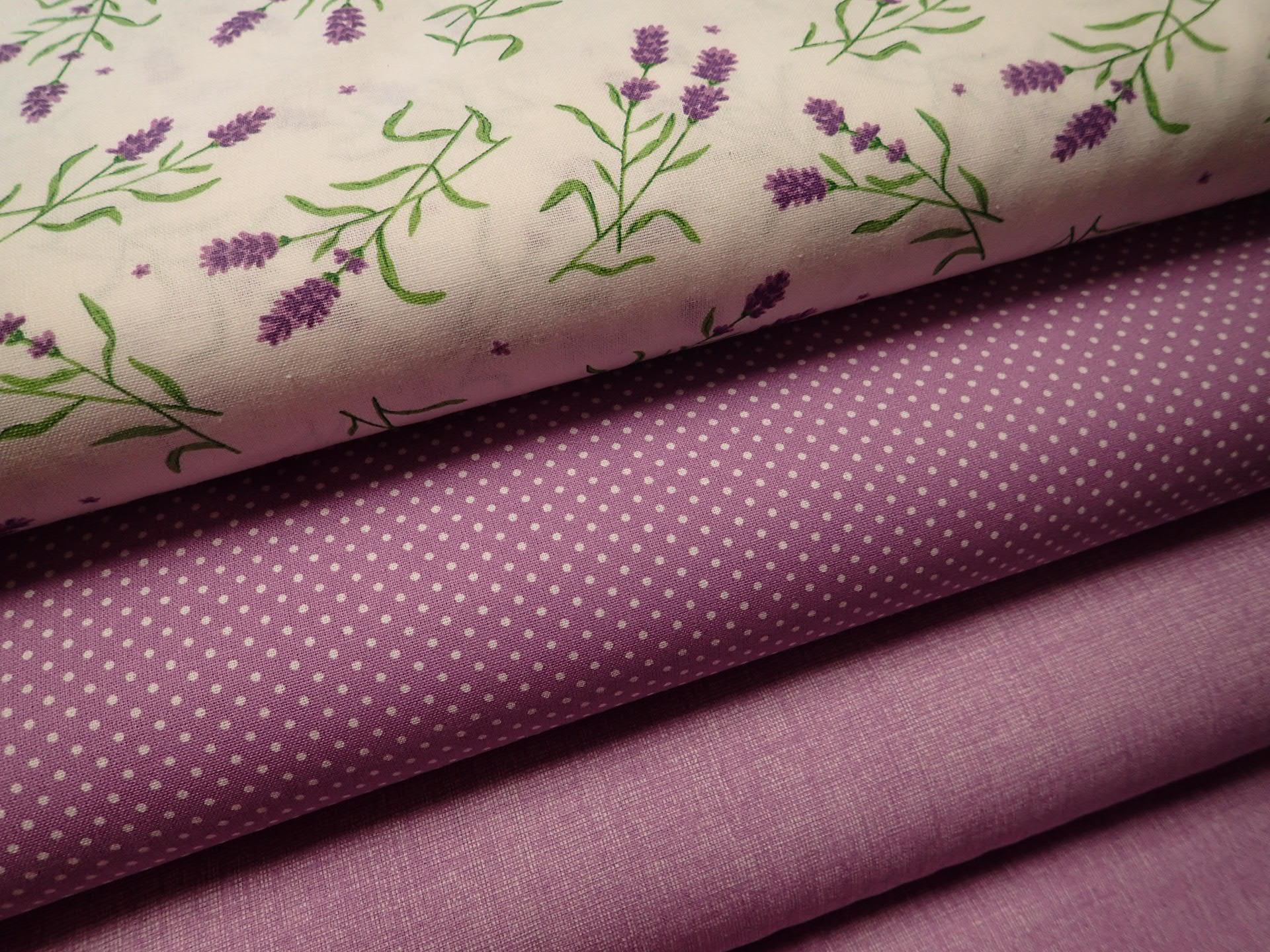 LÁTKA  - SVĚTLE FIALOVÝ PUNTÍK 2 MM