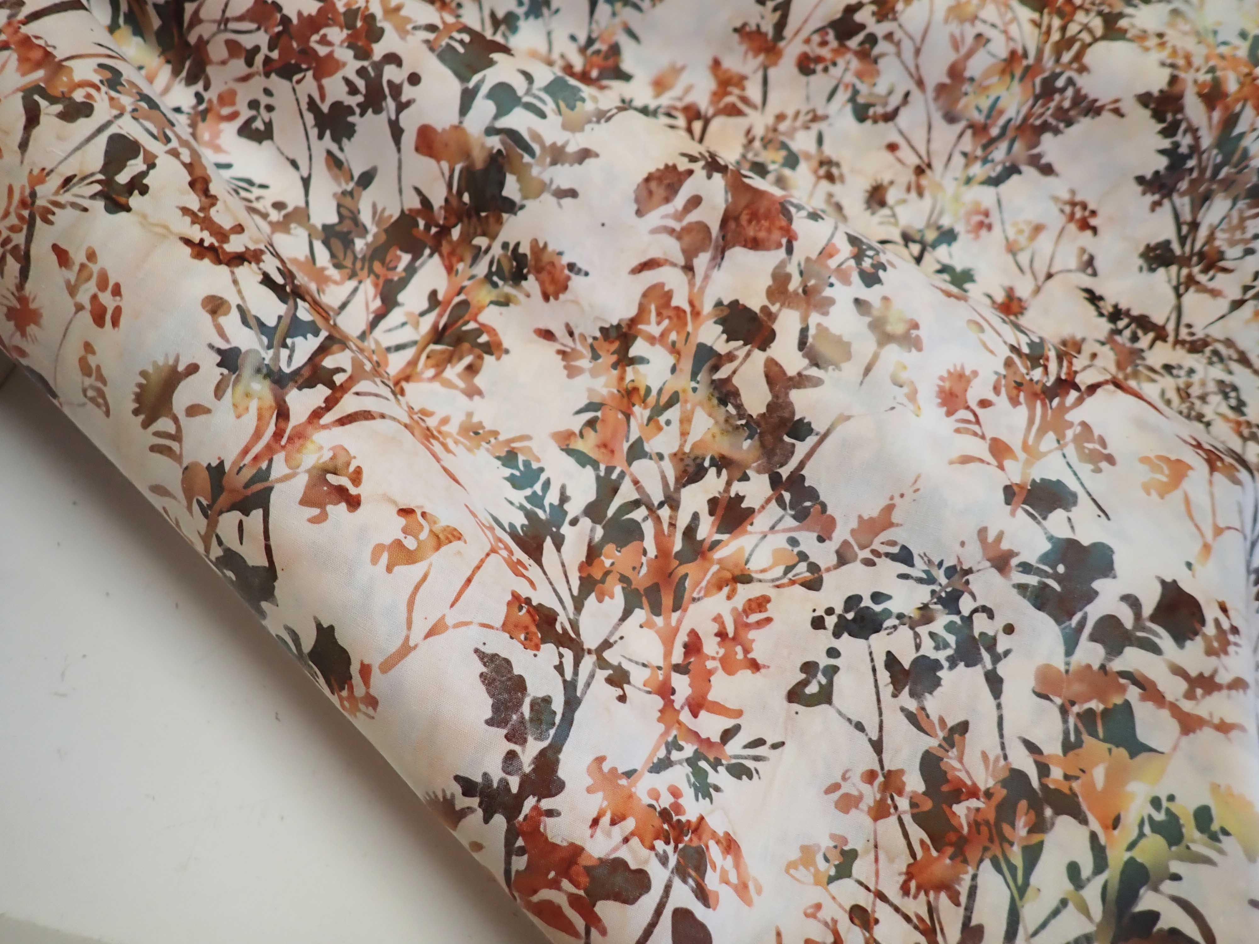 LÁTKA - BATIKA - BÉŽOVOHNĚDÁ