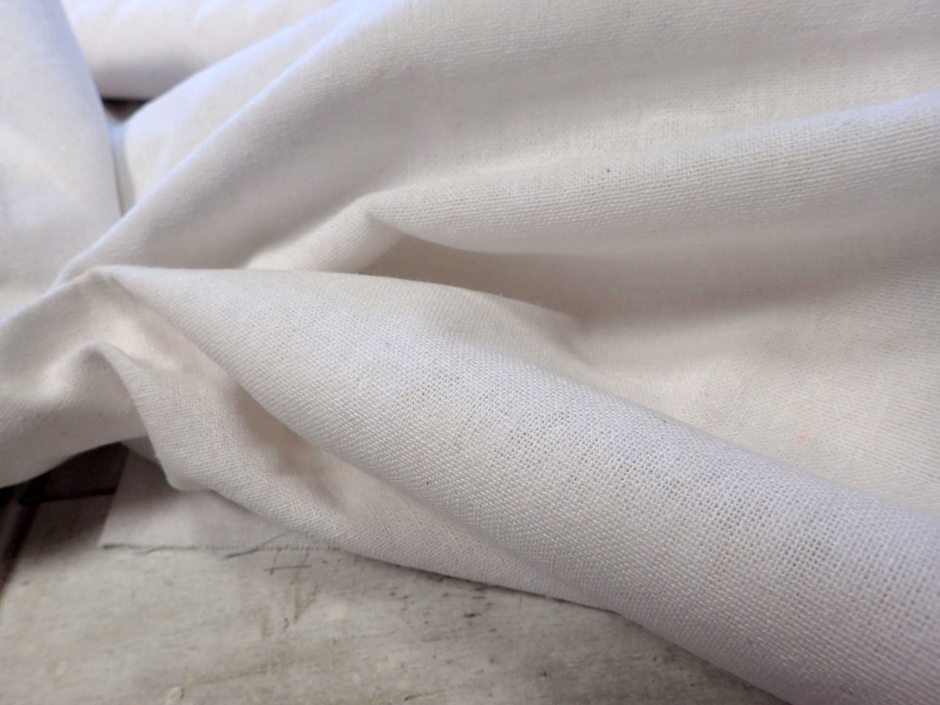 LÁTKA - LEN + VISKÓZA - BARVA BÍLÁ