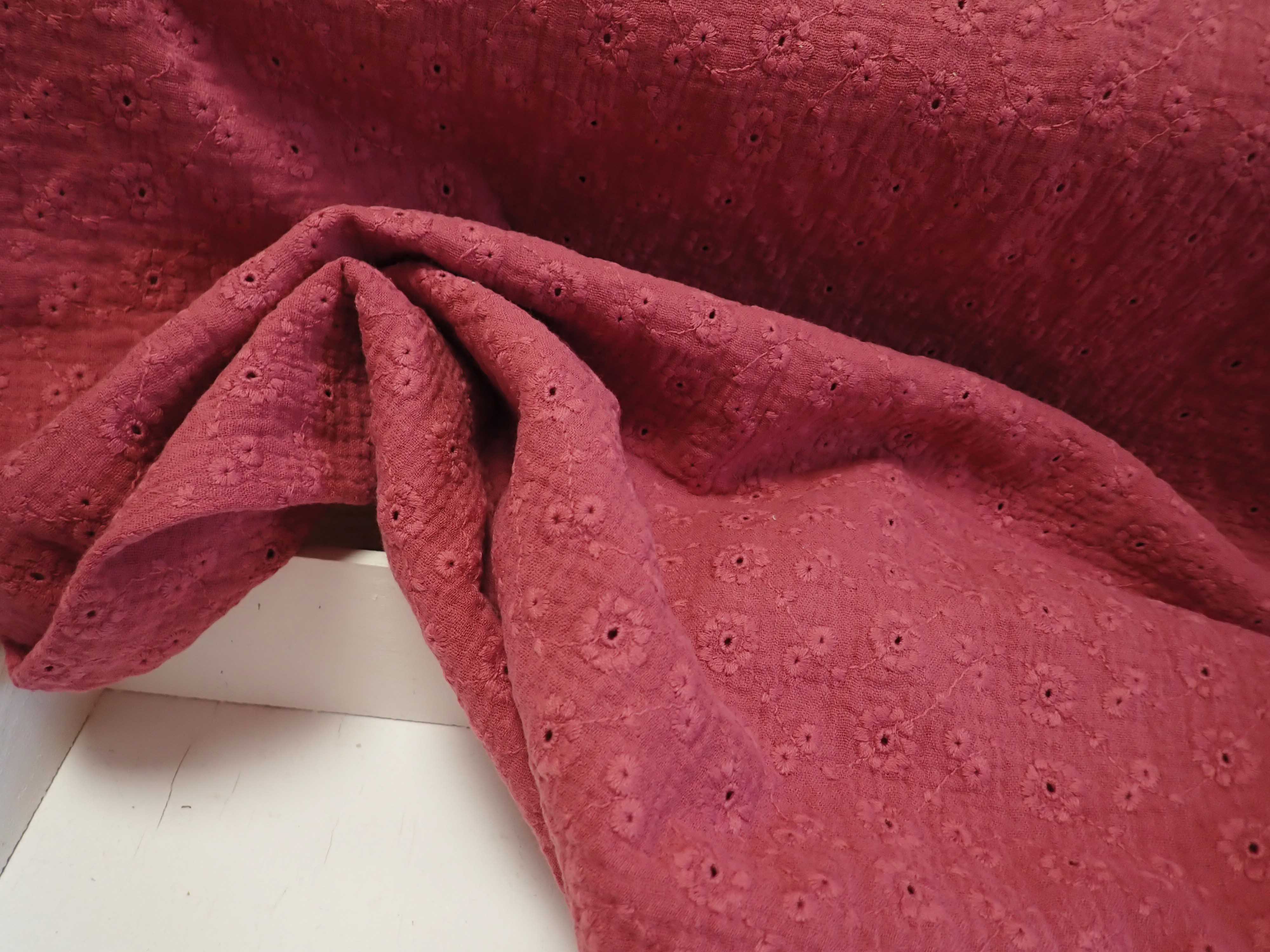 VYŠÍVANÁ DVOJITÁ GÁZOVINA - MUŠELÍN