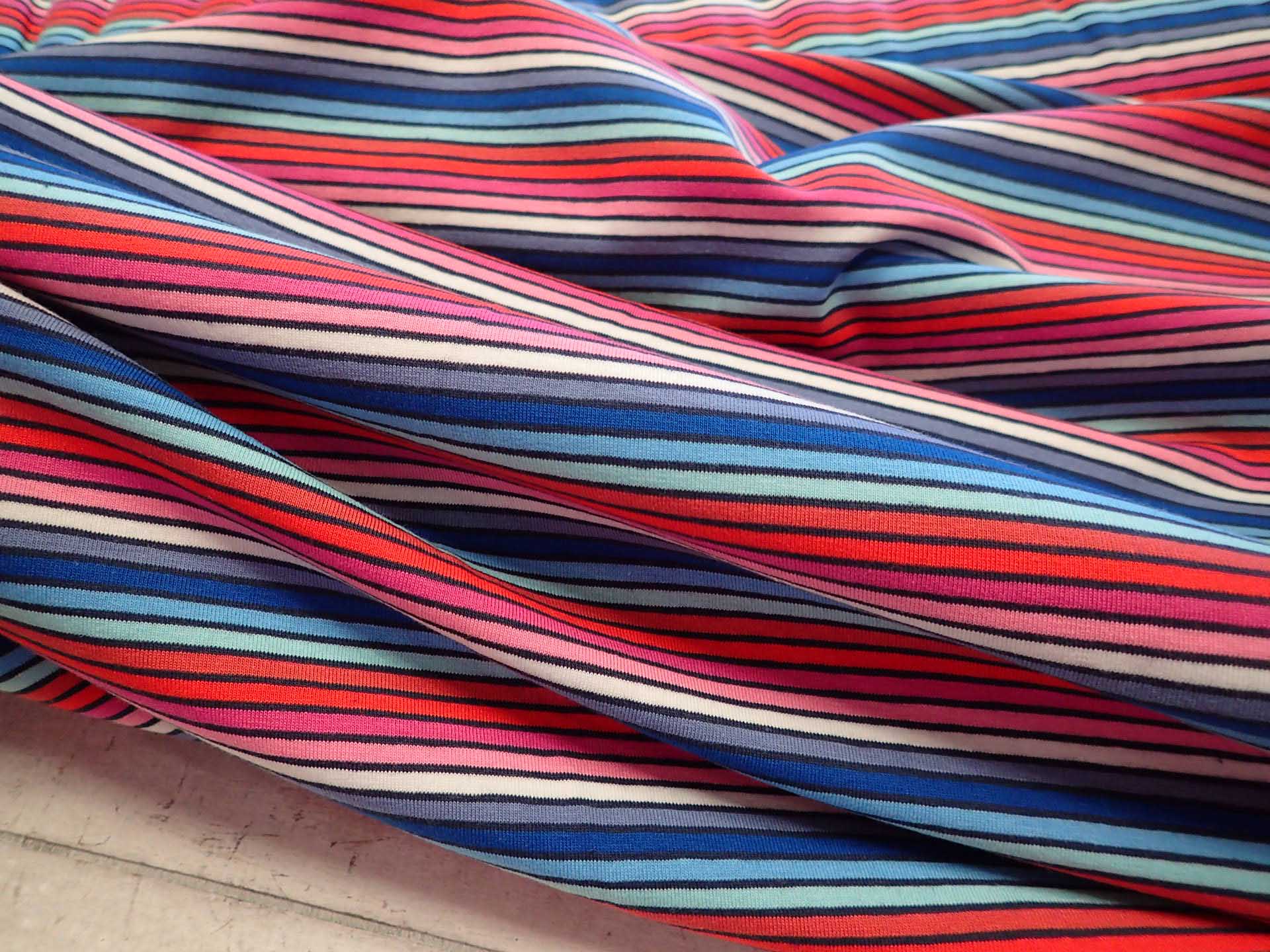 LÁTKA - PLETENINA - JERSEY - PROUŽKY