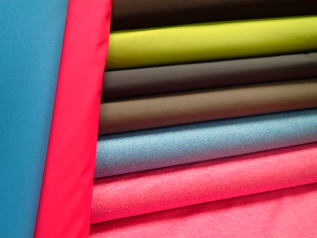 SOFTSHELL - JARNÍ - MALINOVÁ JEDNOBAREVNÁ