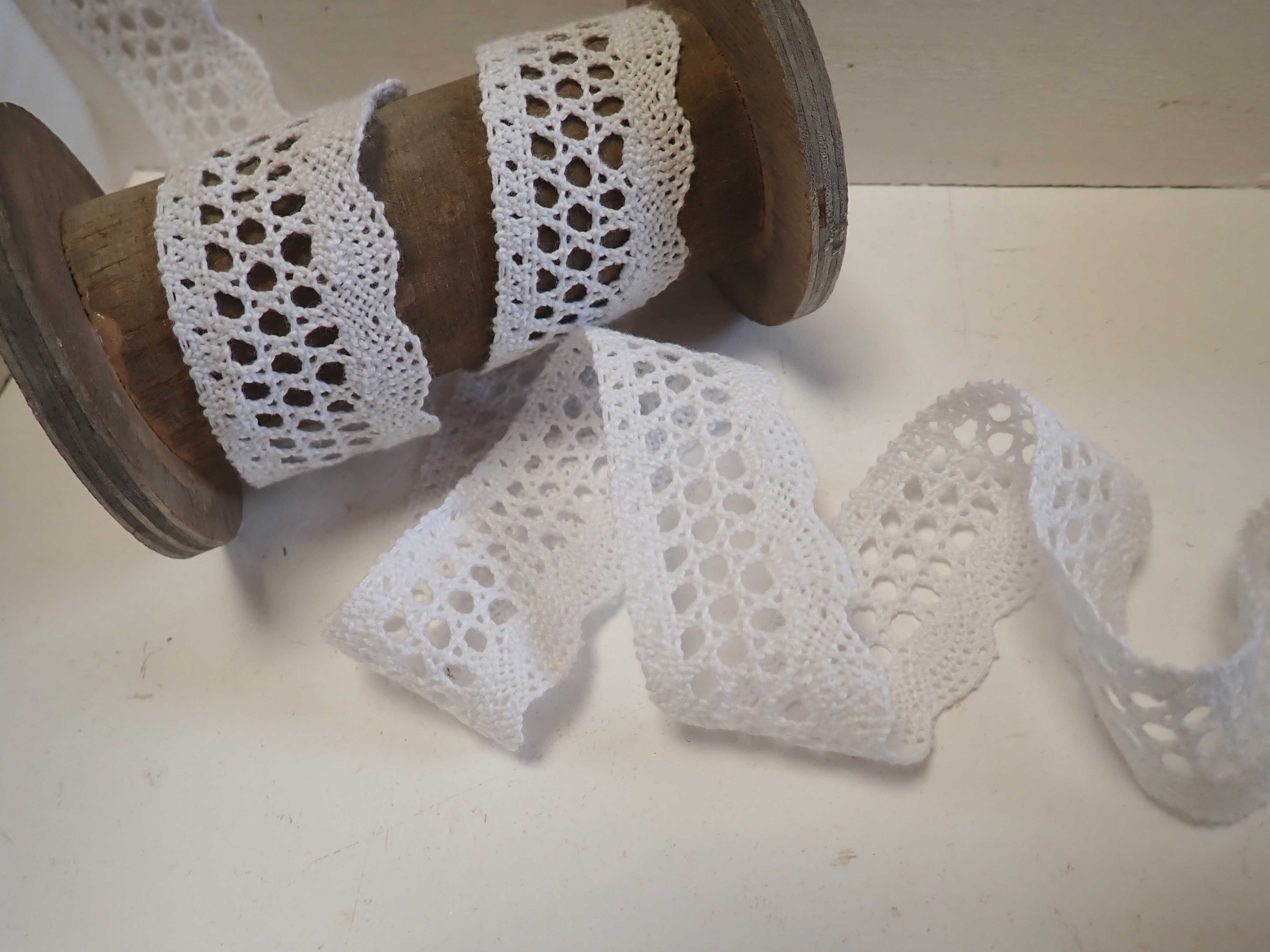 KRAJKA - PALIČKOVANÁ - BÍLÁ