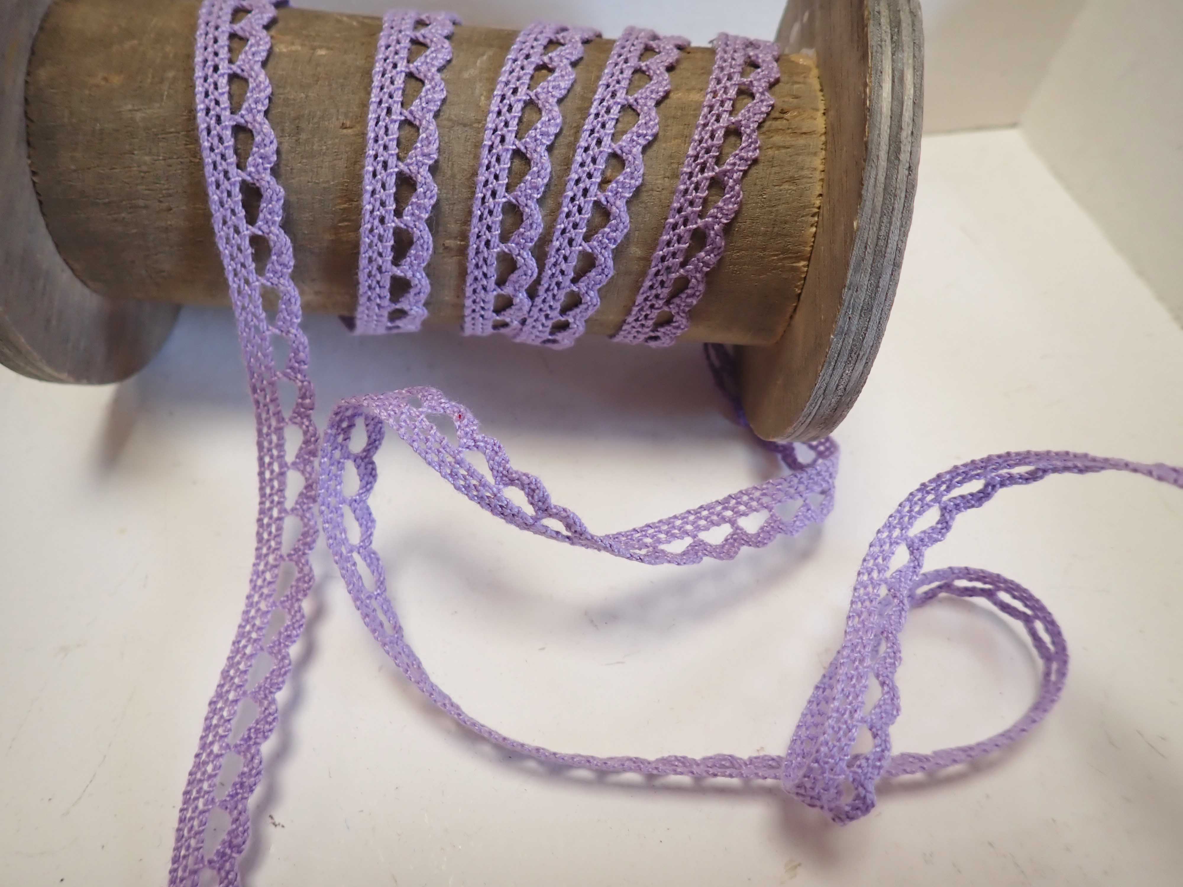 KRAJKA - PALIČKOVANÁ - SVĚTLE FIALOVÁ