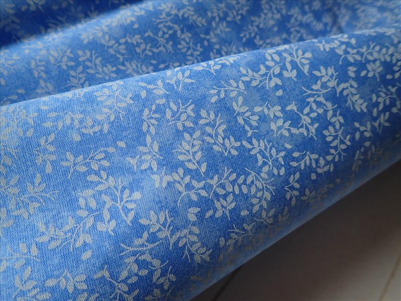 látka - MRAMOR - SVĚTLE MODRÝ + BÍLÉ LÍSTEČKY