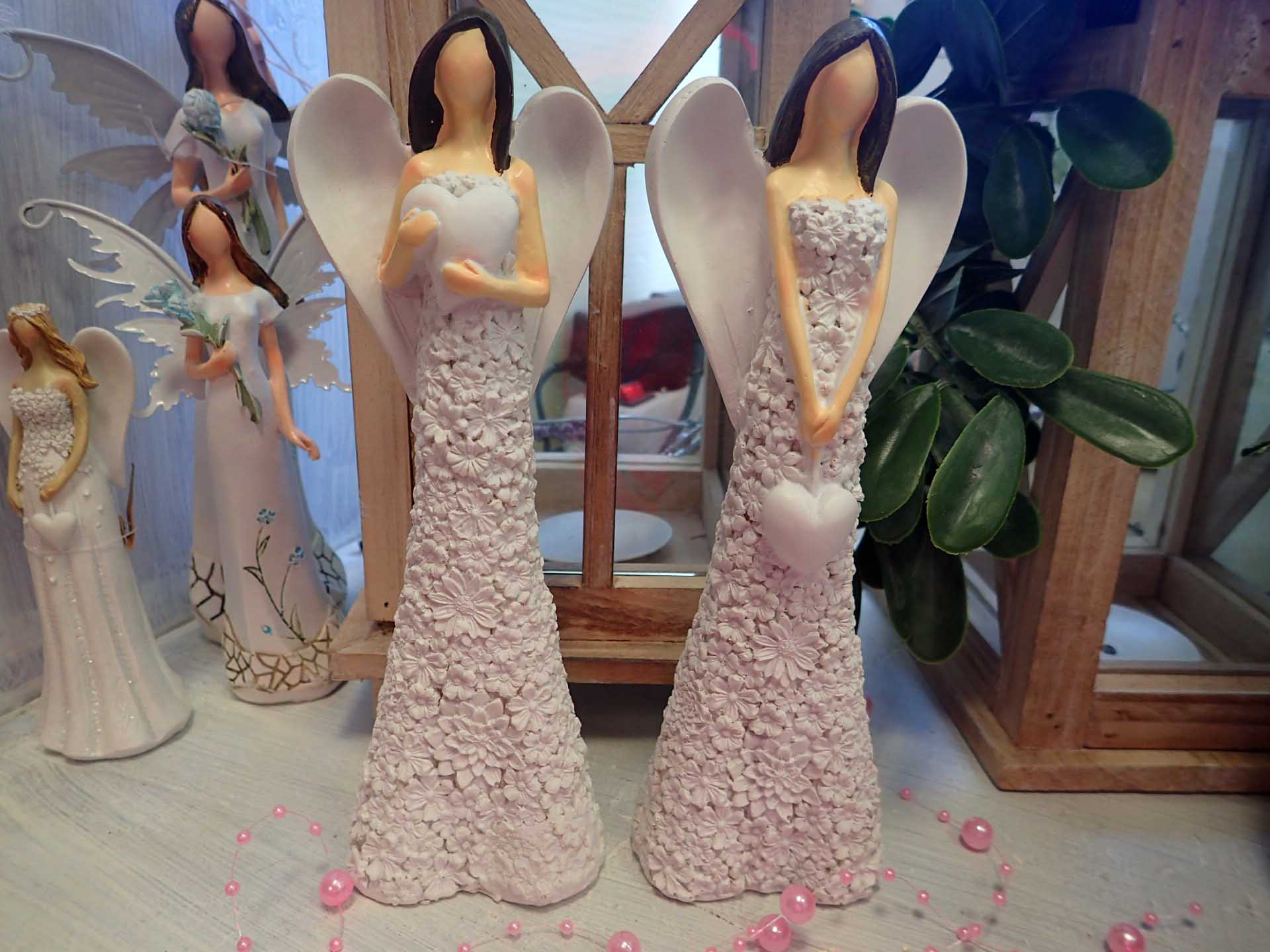 ANDĚL - ANDÍLEK - BÍLÉ KVĚTY NA ŠATECH