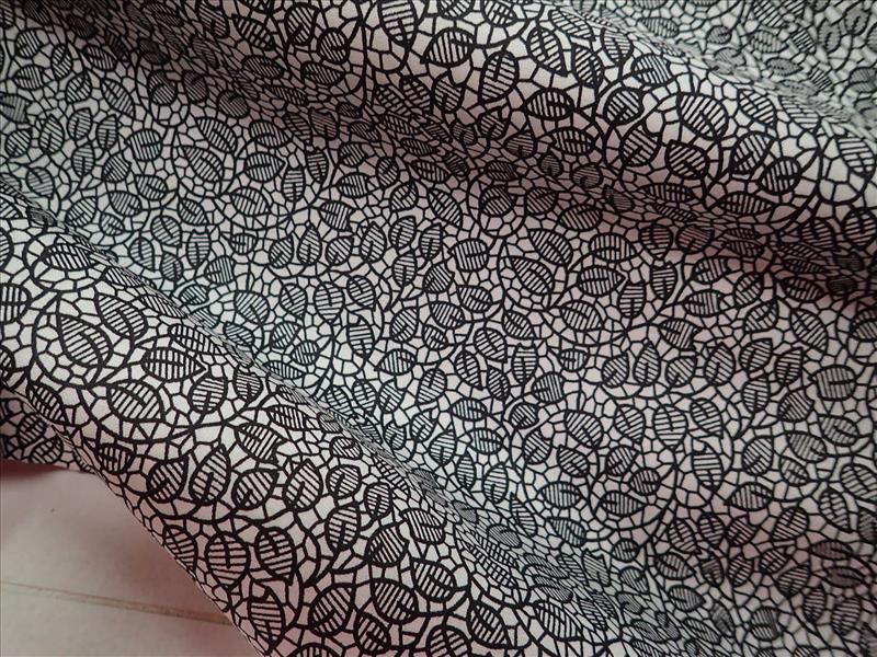 LÁTKA - BÍLÁ + ČERNÉ LÍSTEČKY