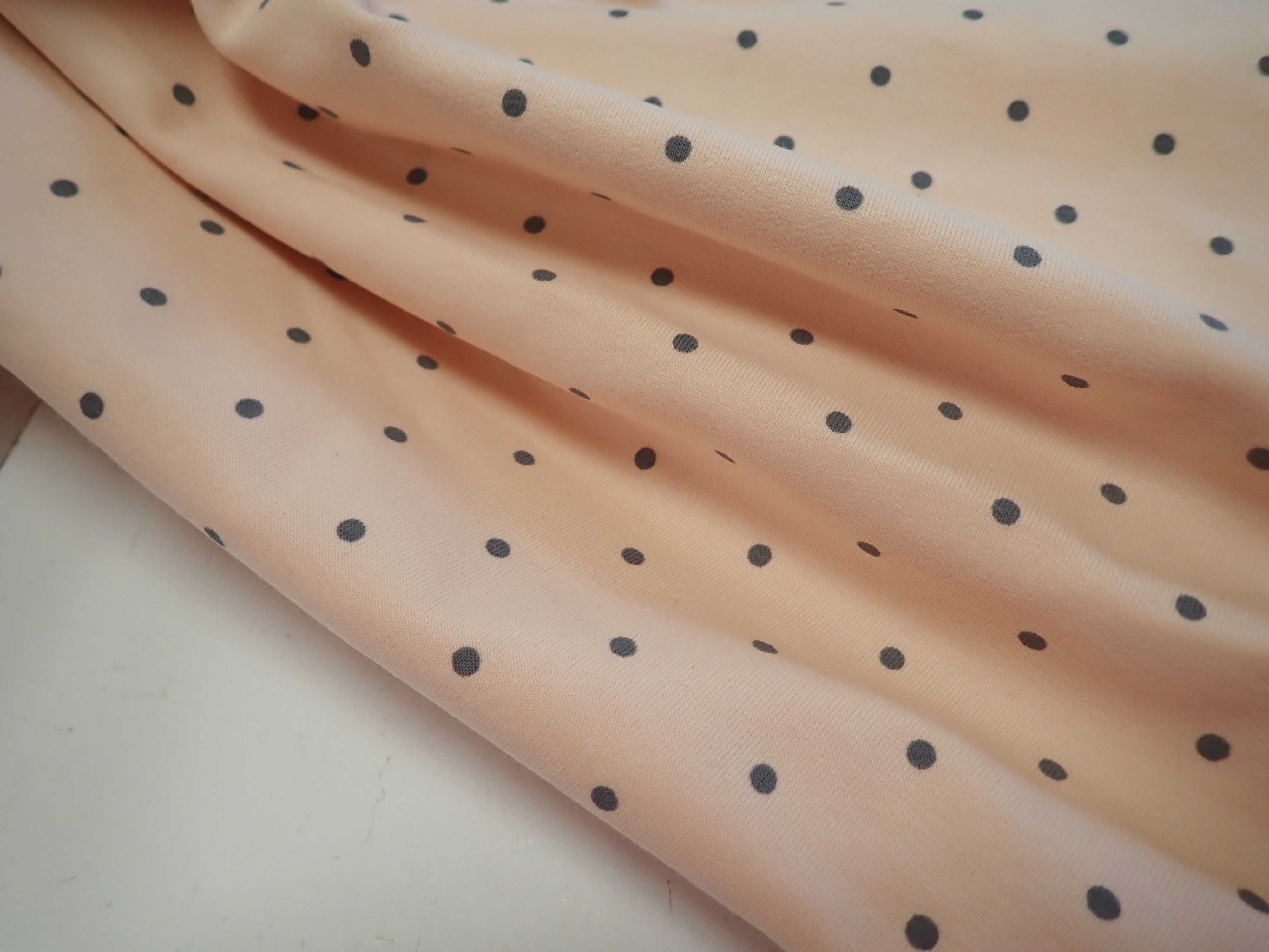 LÁTKA - TEPLÁKOVINA - BROSKVOVÁ + PUNTÍKY