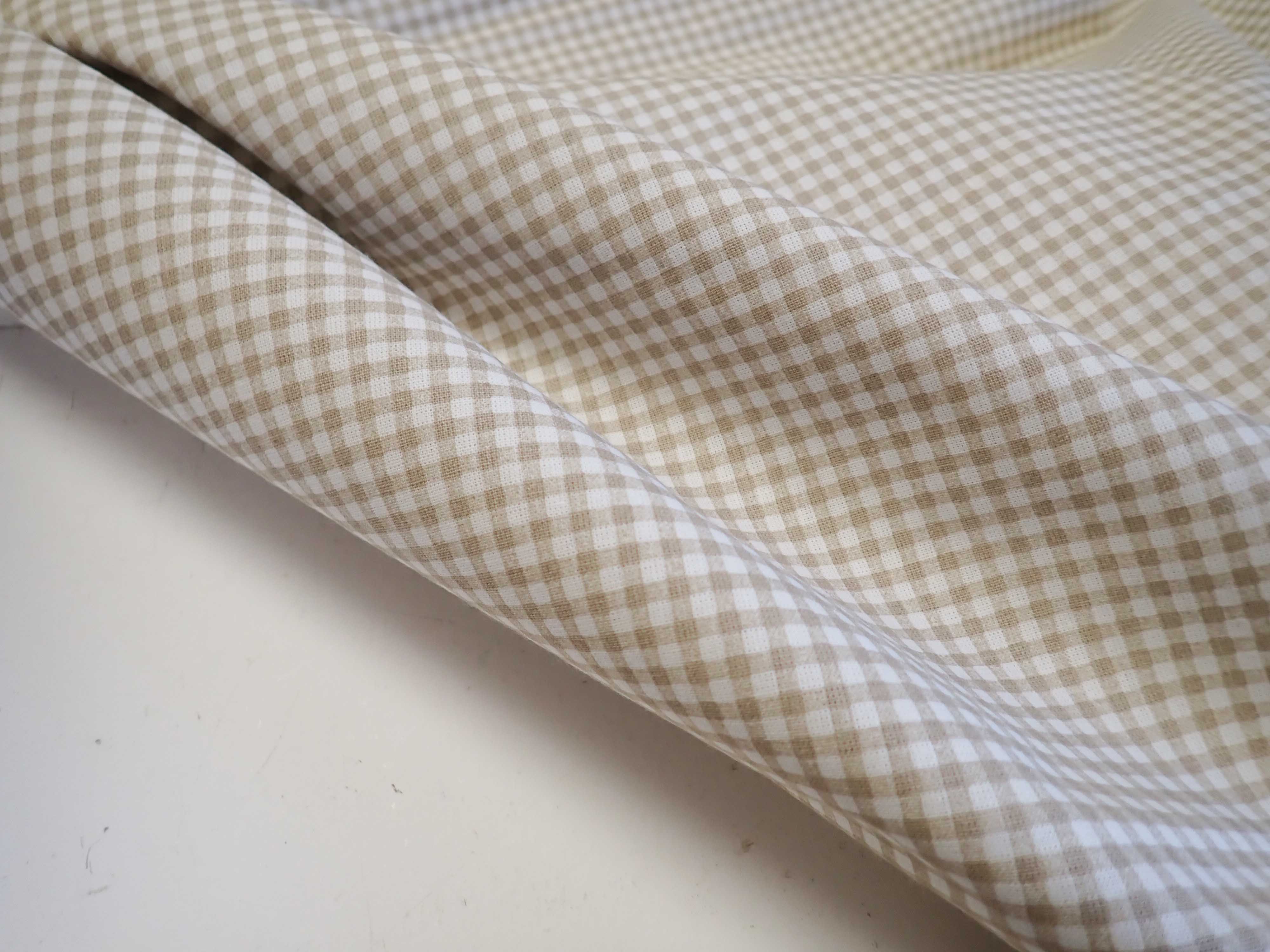 LÁTKA -  KOSTIČKA - BÉŽOVÁ