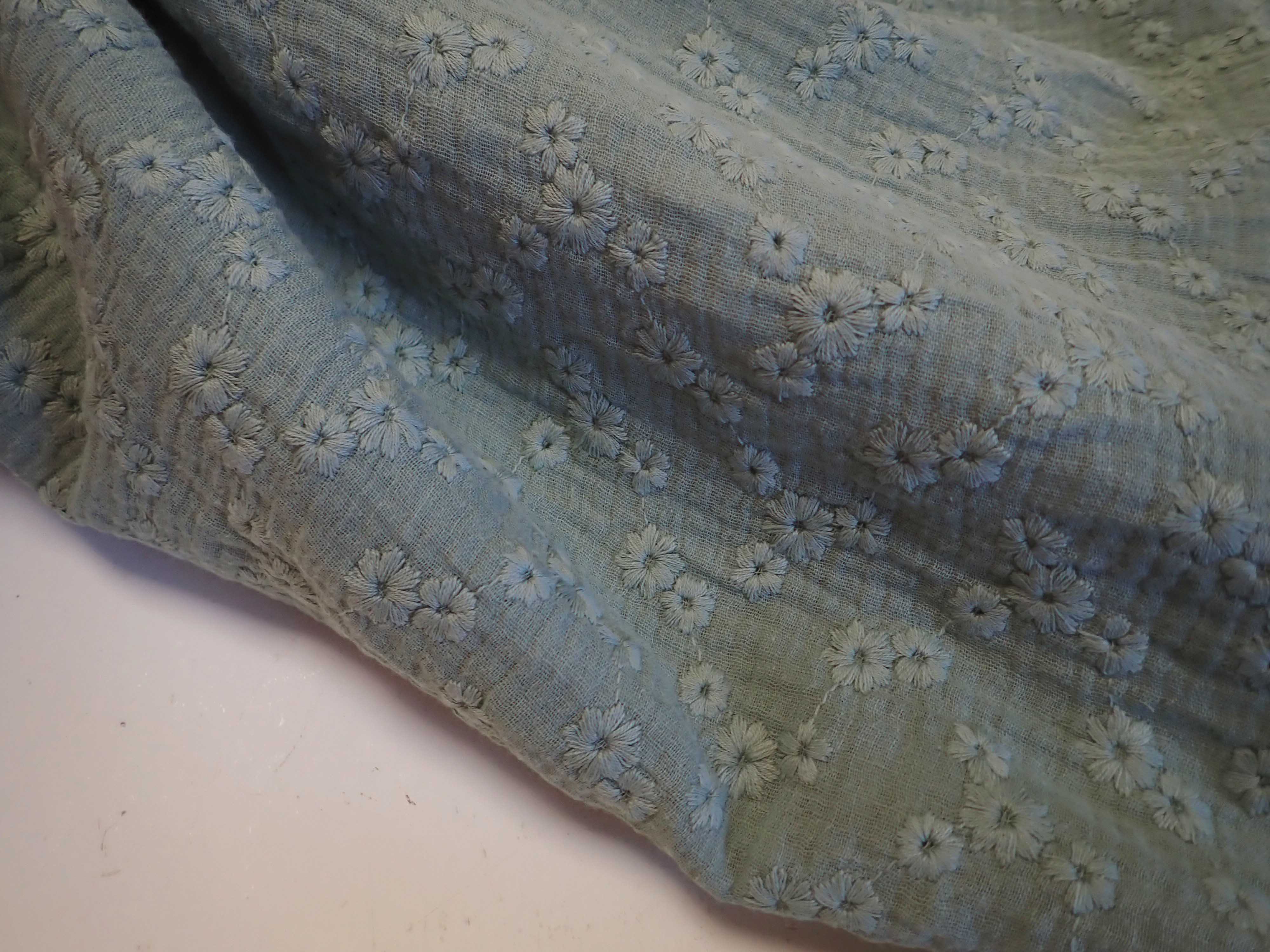 VYŠÍVANÁ GÁZOVINA - MUŠELÍN - STAROZELENÁ