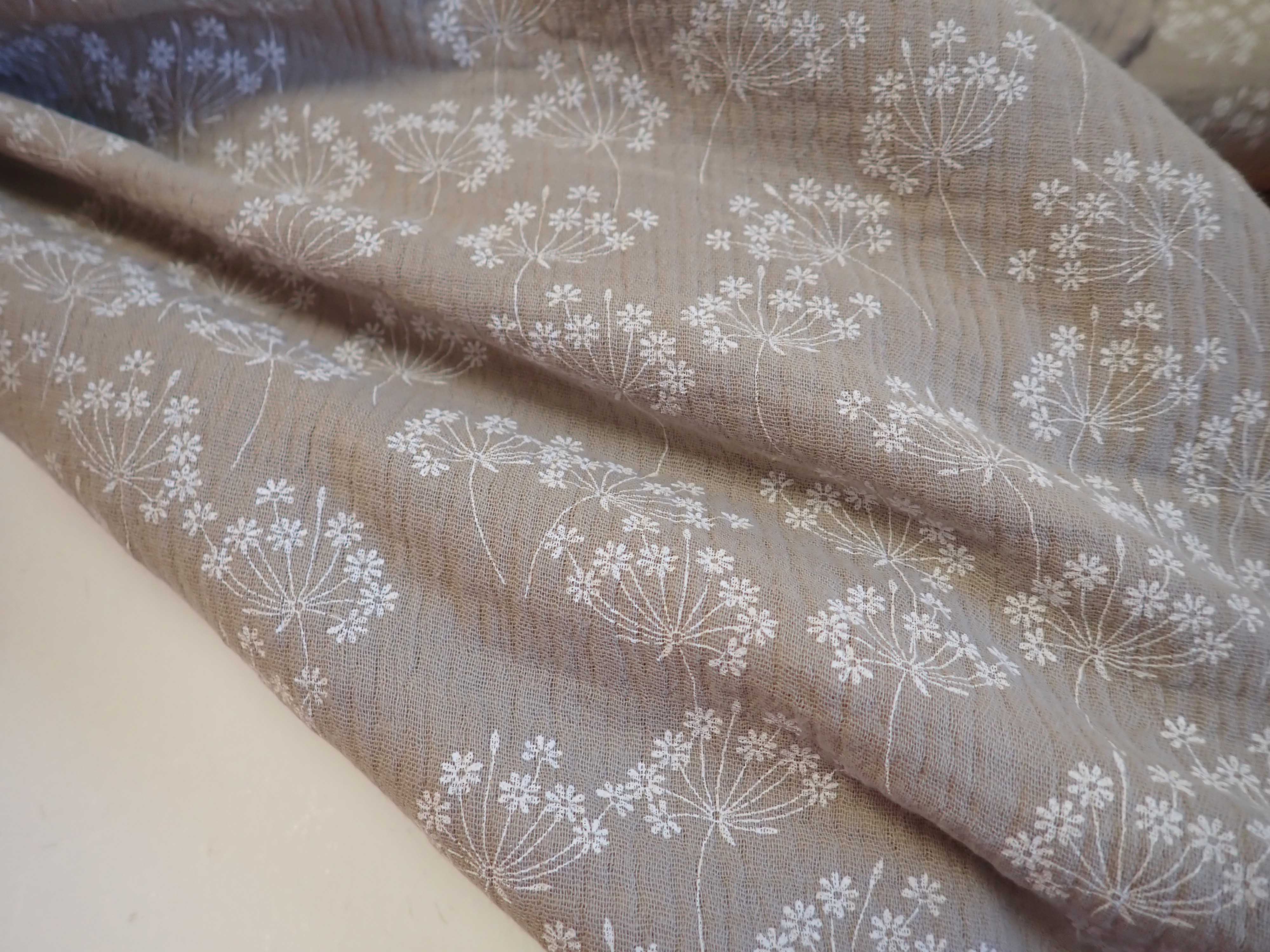 DVOJITÁ GÁZOVINA - MUŠELÍN - BÉŽOVÁ + CHMÝŘÍ