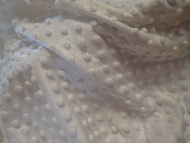 LÁTKA - MINKY - BÍLÉ