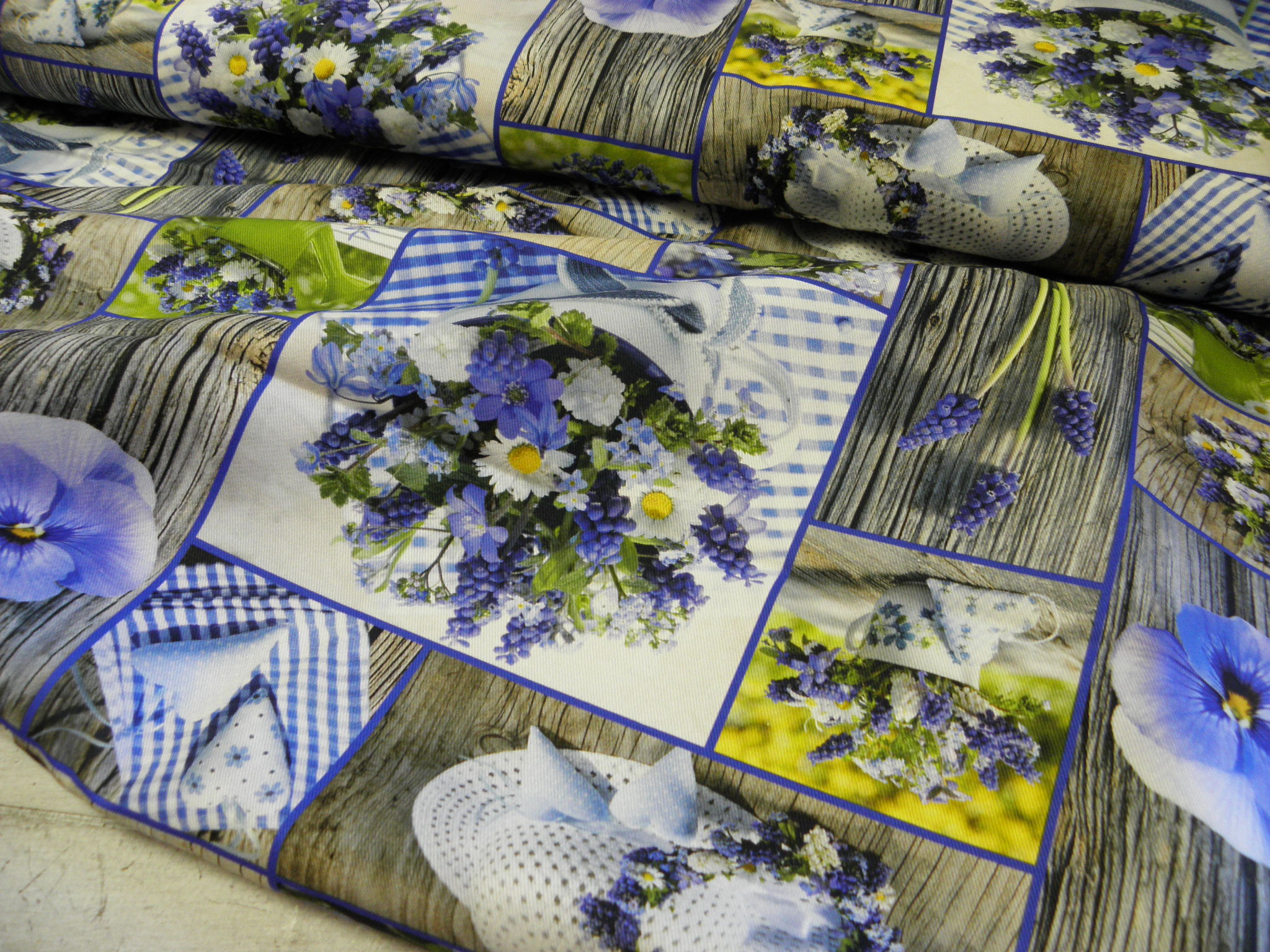 LÁTKA - FOTOTISK - MODRÁ