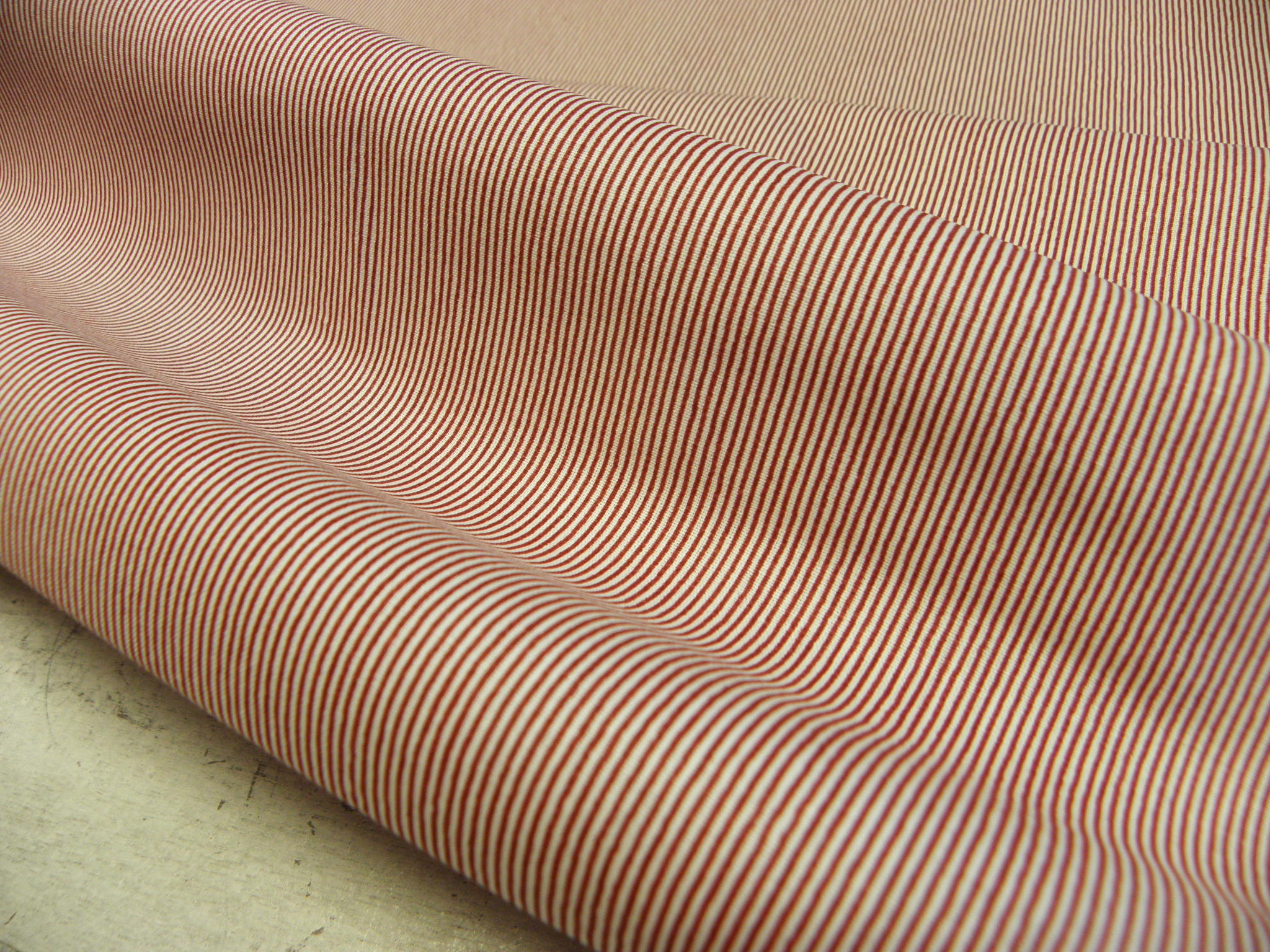 LÁTKA - BORDO ÚZKÝ PROUŽEK