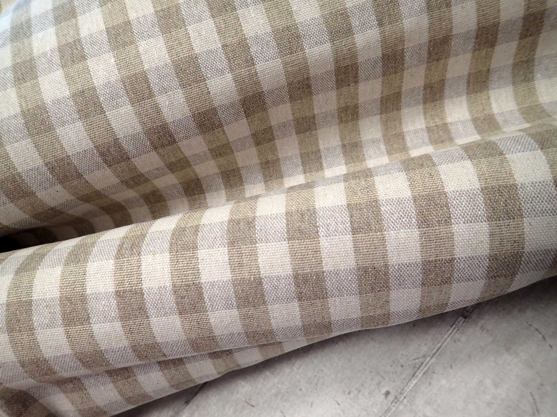 LÁTKA - REŽNÁ + BÉŽOVÁ KOSTIČKA